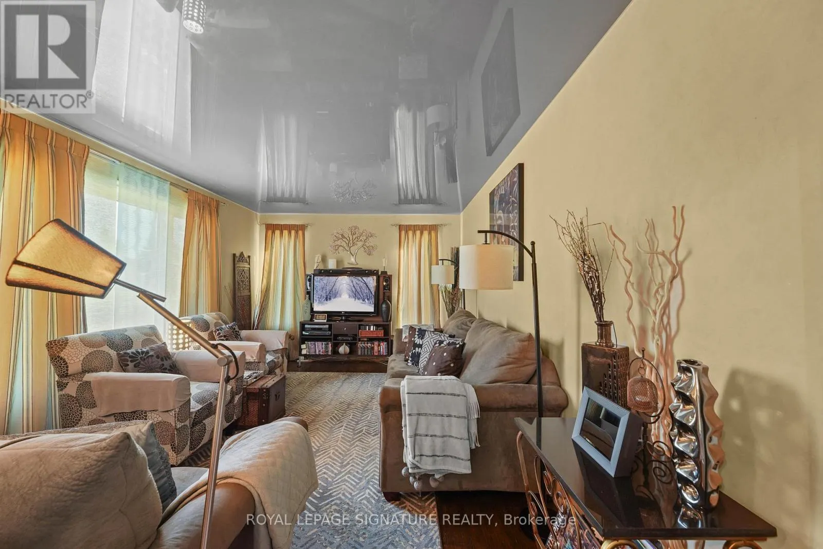 1556 AMBERLEA ROAD