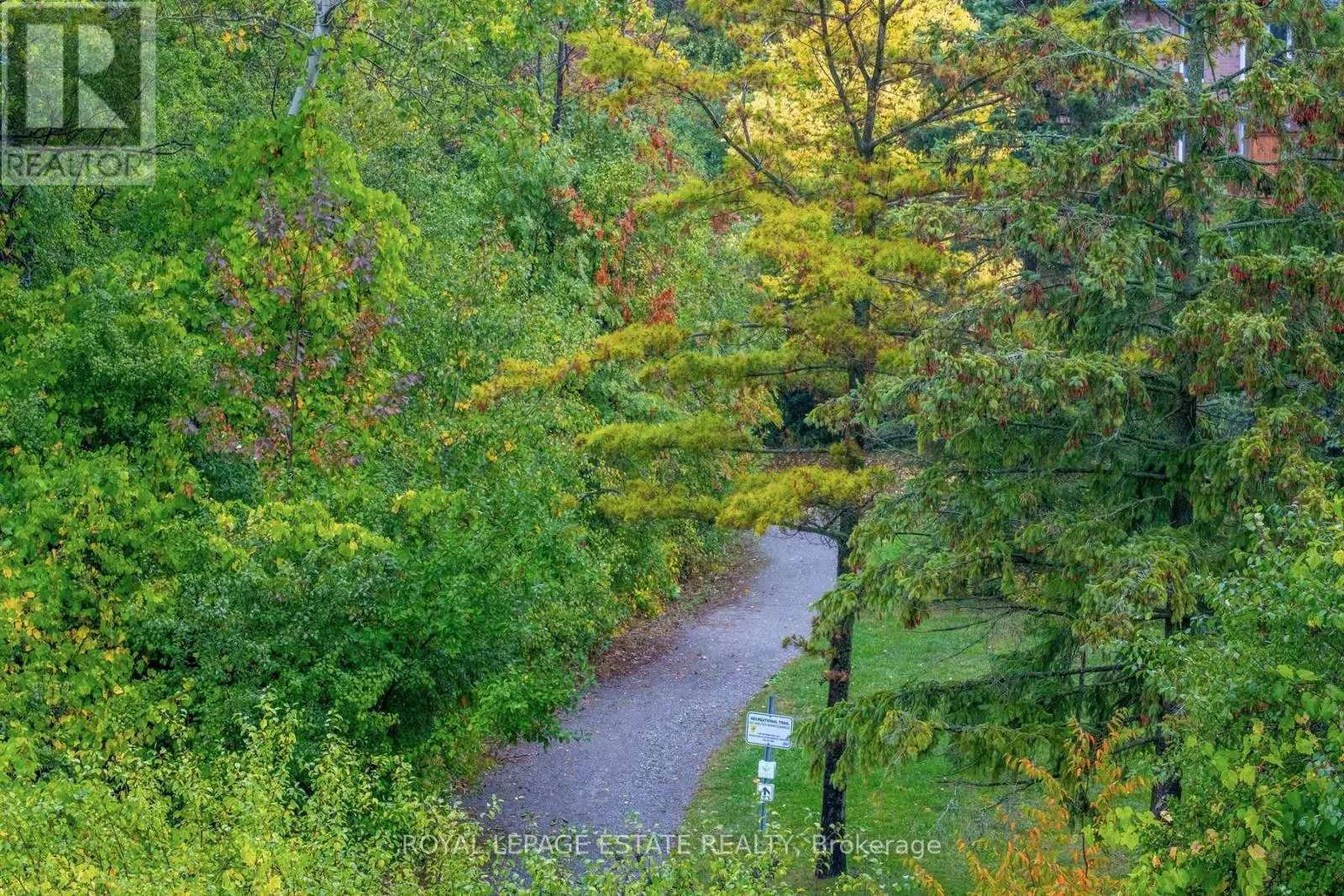 414 - 195 LAKE DRIVEWAY W