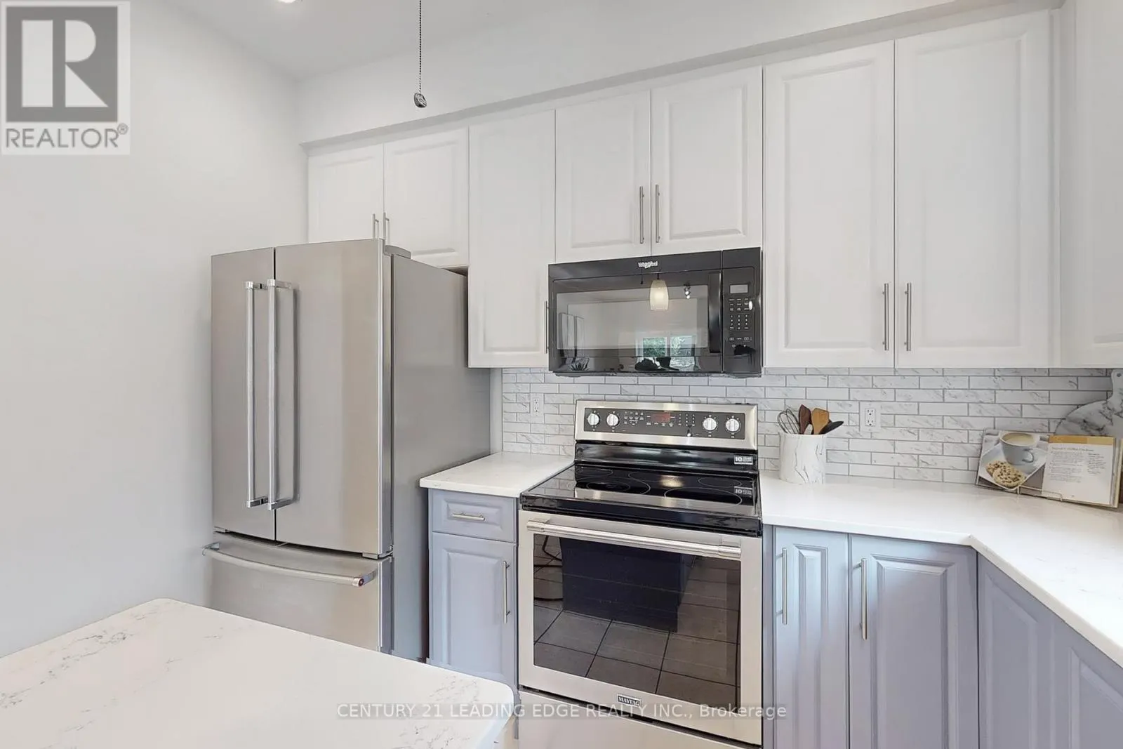 320 WATERBURY CRESCENT