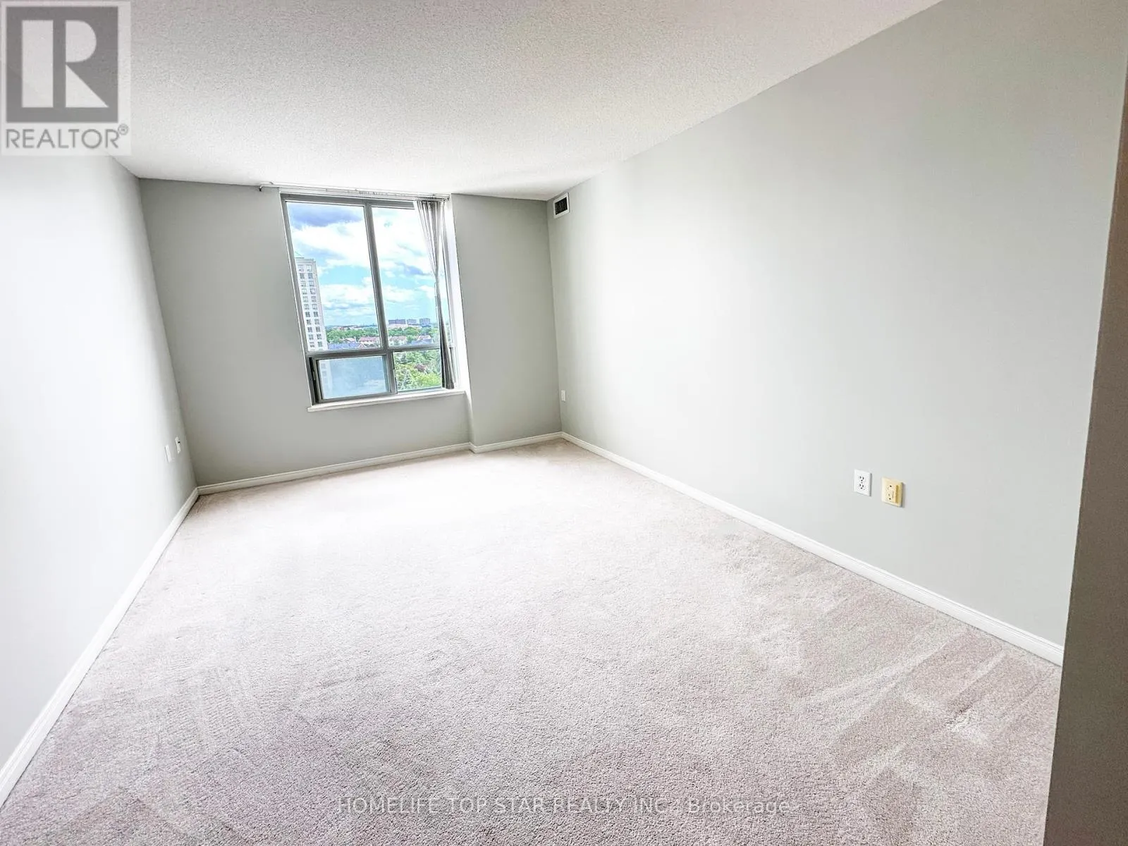 1211 - 5001 FINCH AVENUE E