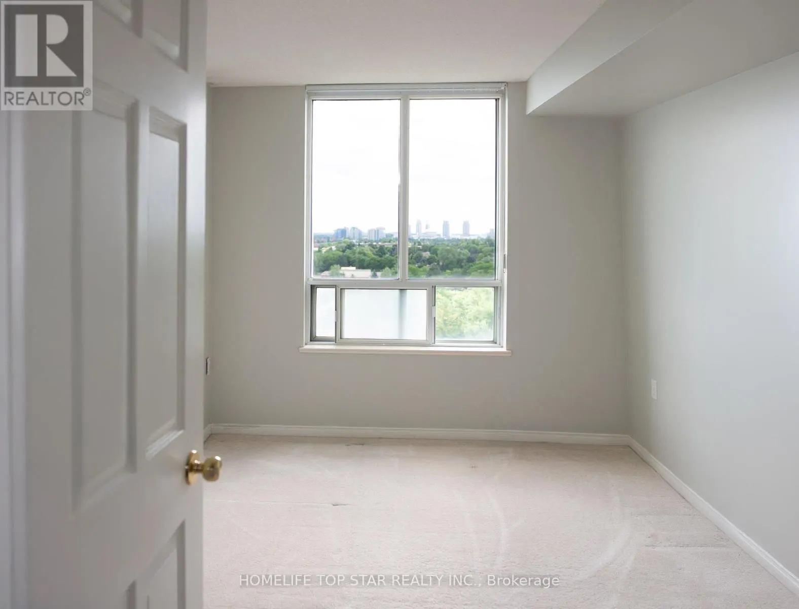 1211 - 5001 FINCH AVENUE E