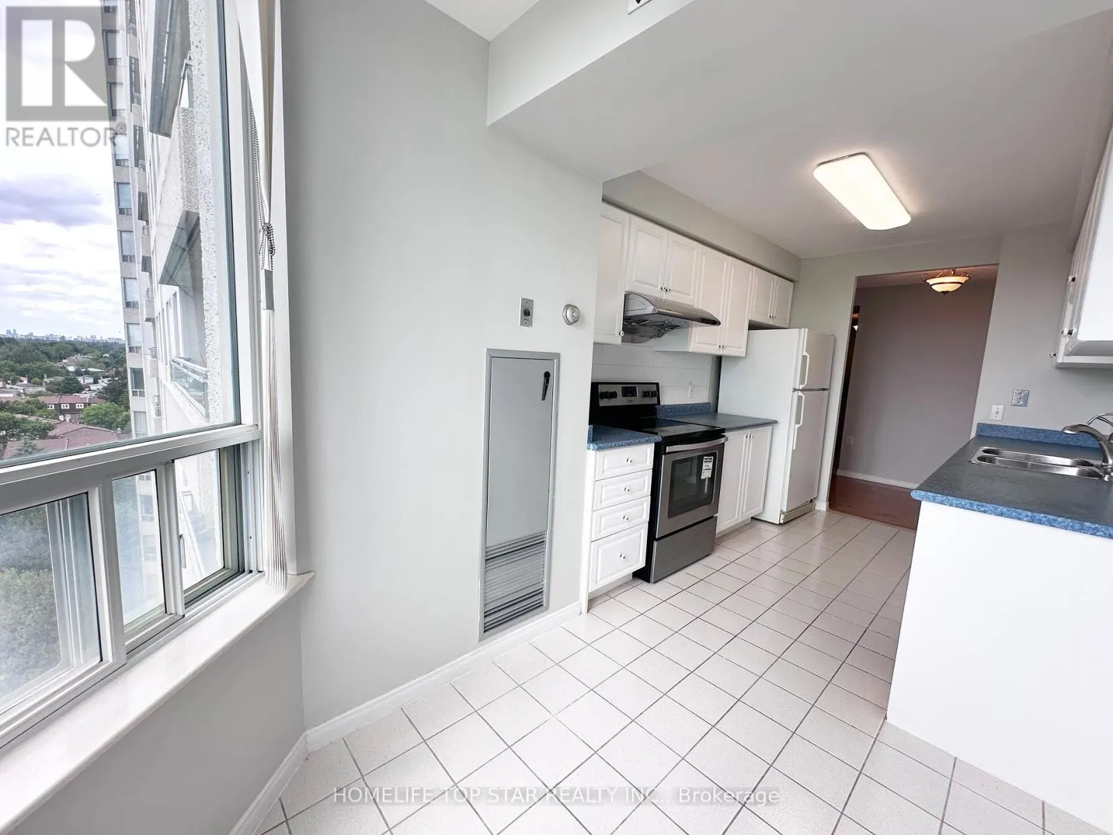 1211 - 5001 FINCH AVENUE E