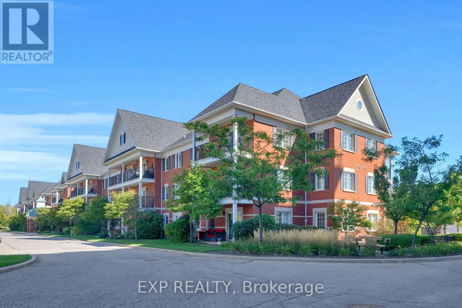 305 - 61 CLARINGTON BOULEVARD, #305