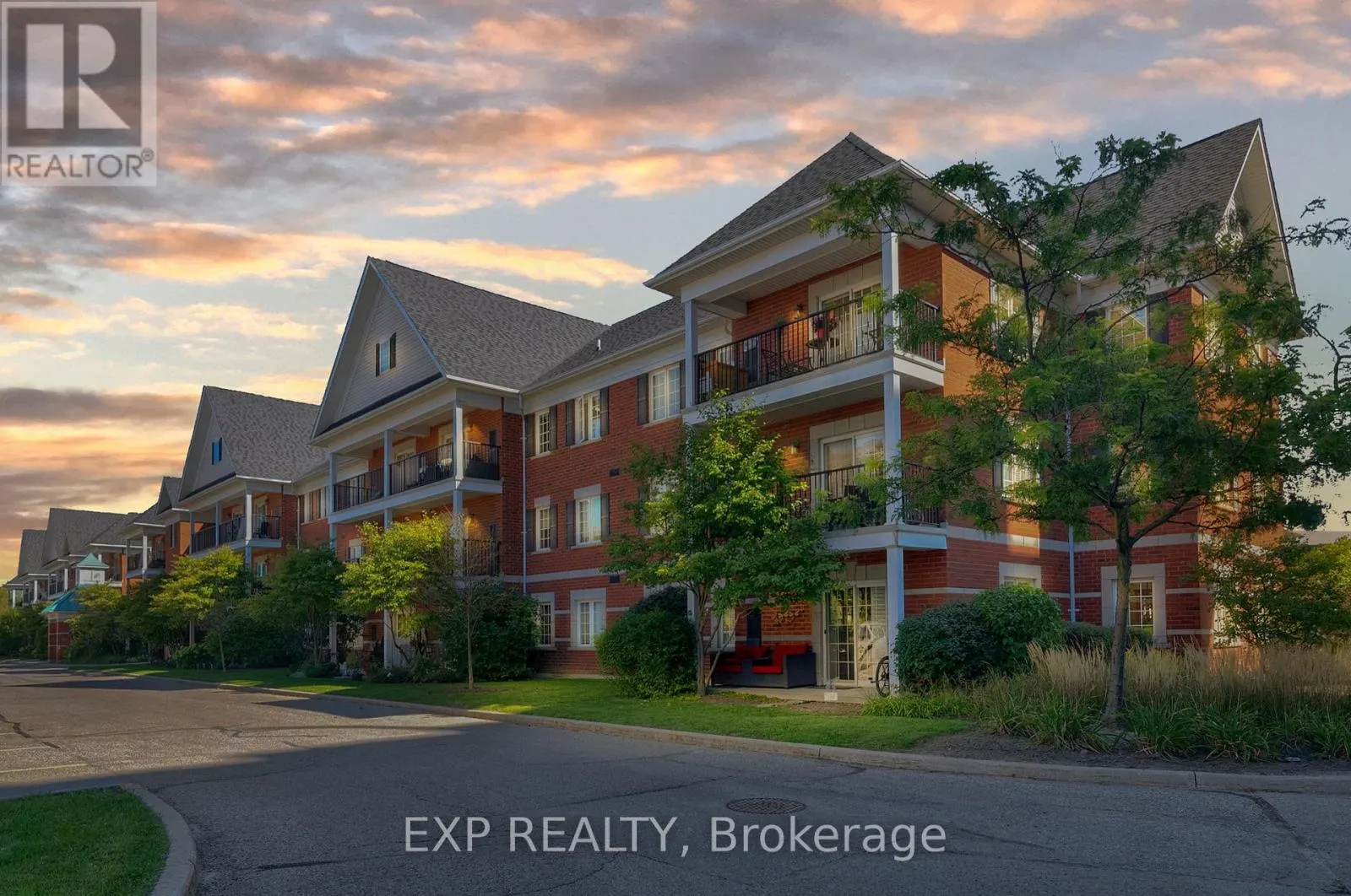305 - 61 CLARINGTON BOULEVARD, #305