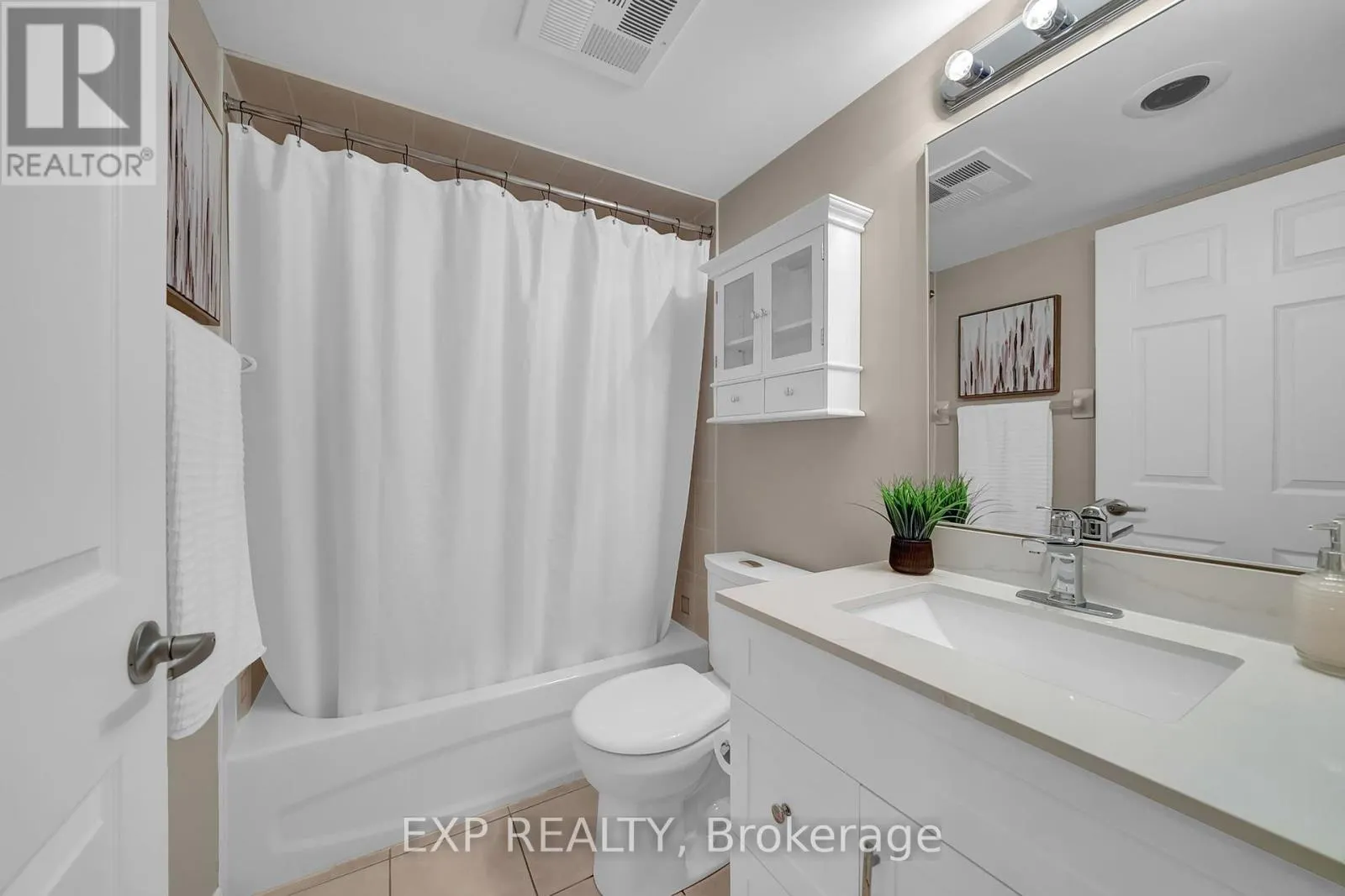 305 - 61 CLARINGTON BOULEVARD, #305