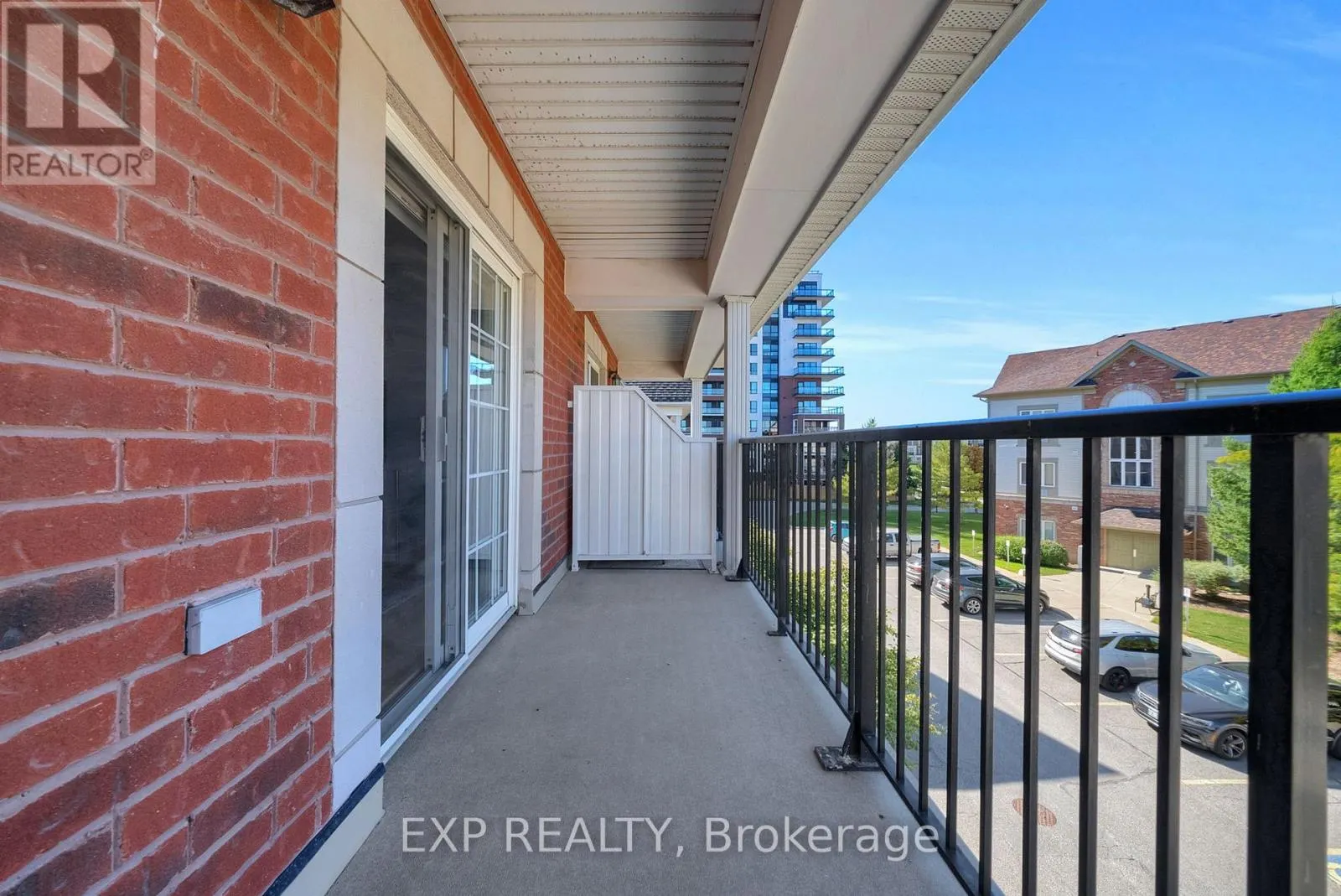 305 - 61 CLARINGTON BOULEVARD, #305
