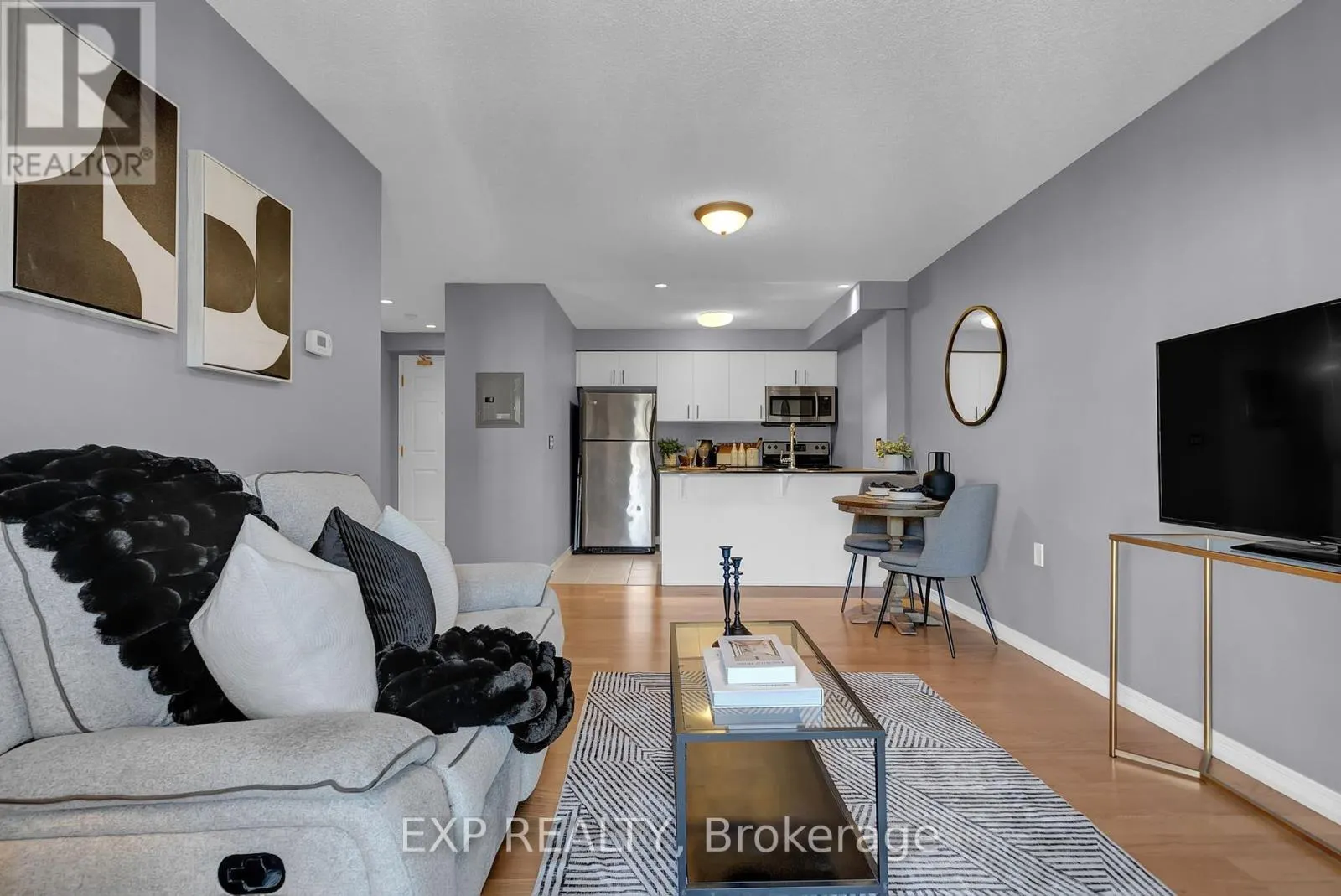 305 - 61 CLARINGTON BOULEVARD, #305