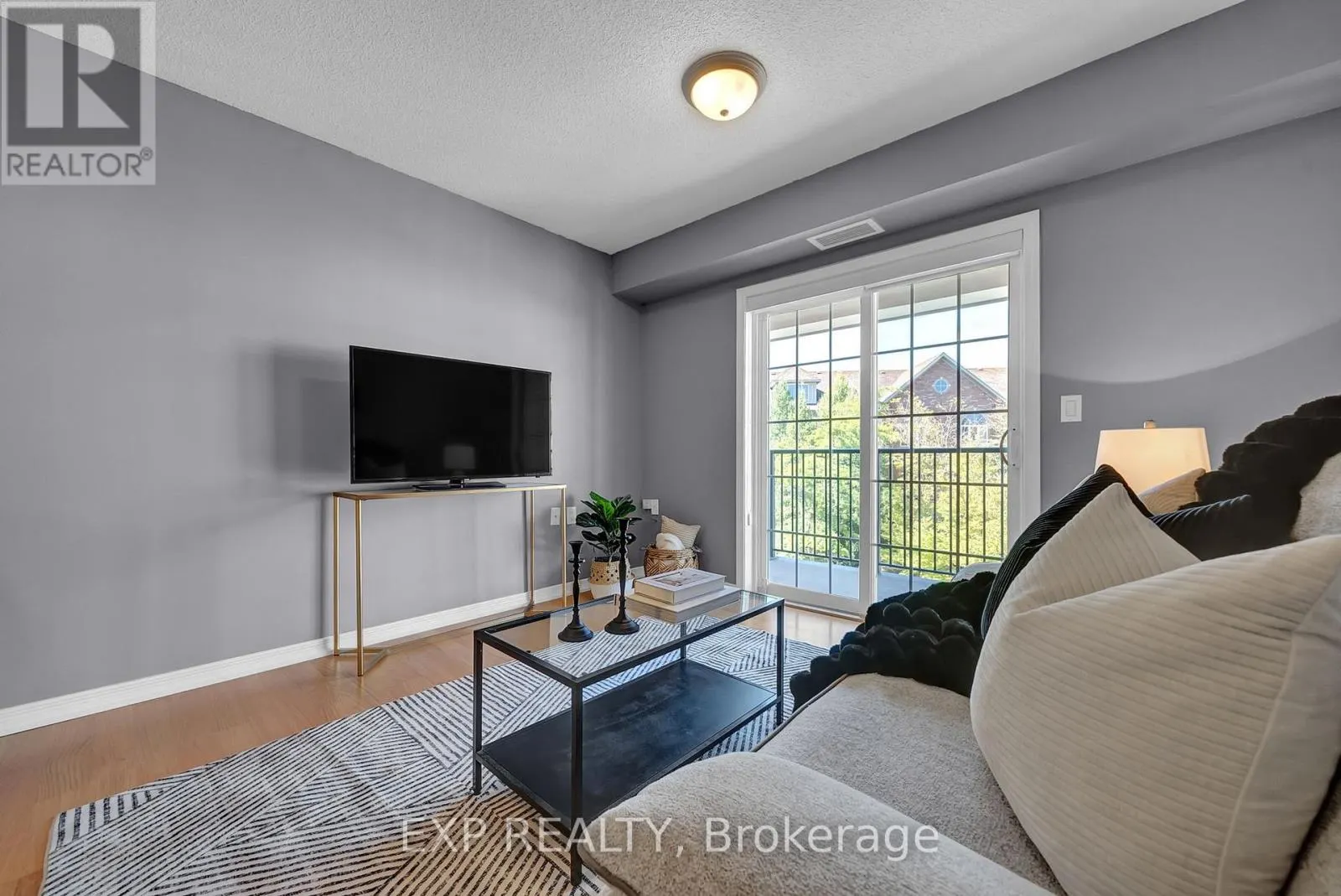 305 - 61 CLARINGTON BOULEVARD, #305