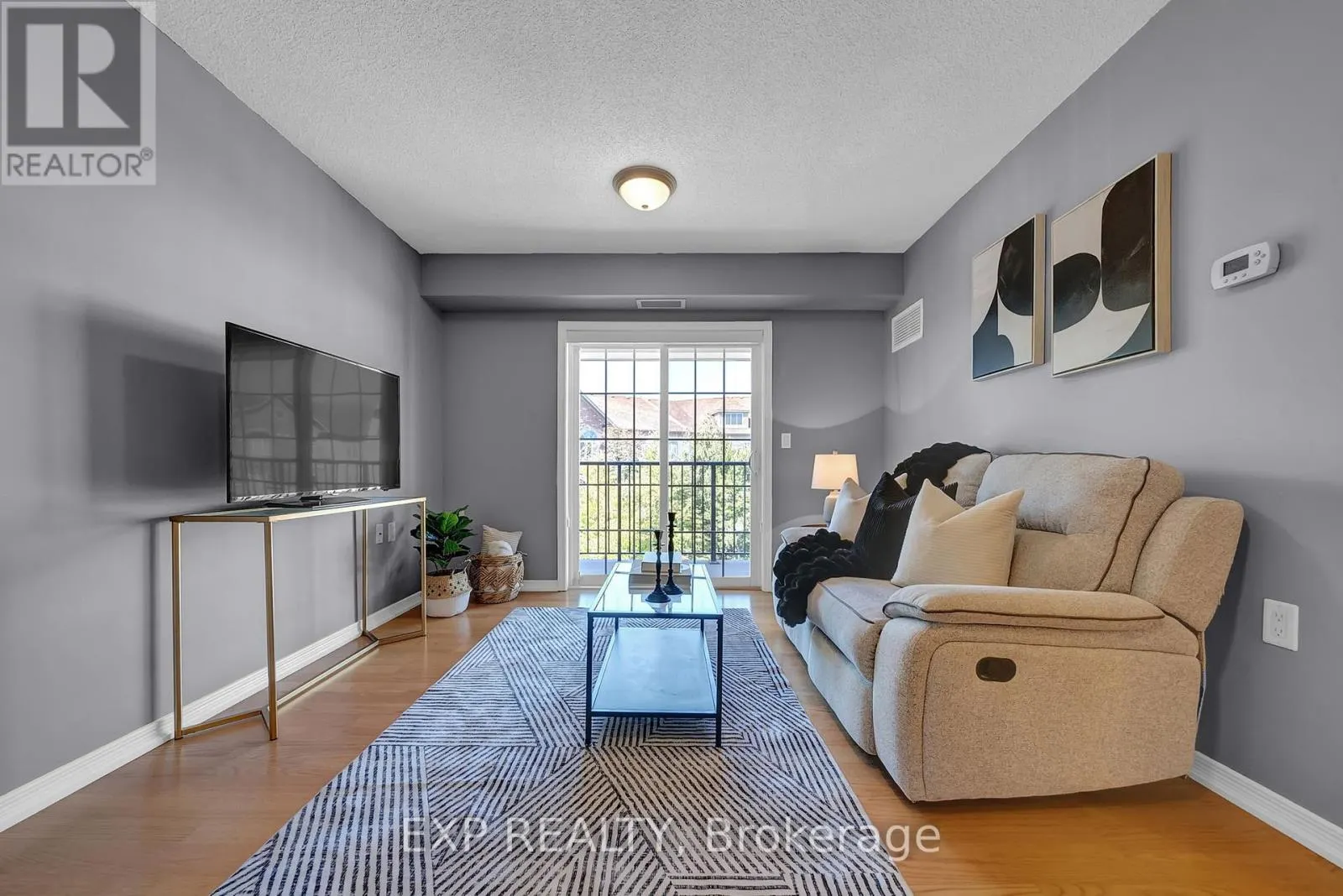 305 - 61 CLARINGTON BOULEVARD, #305