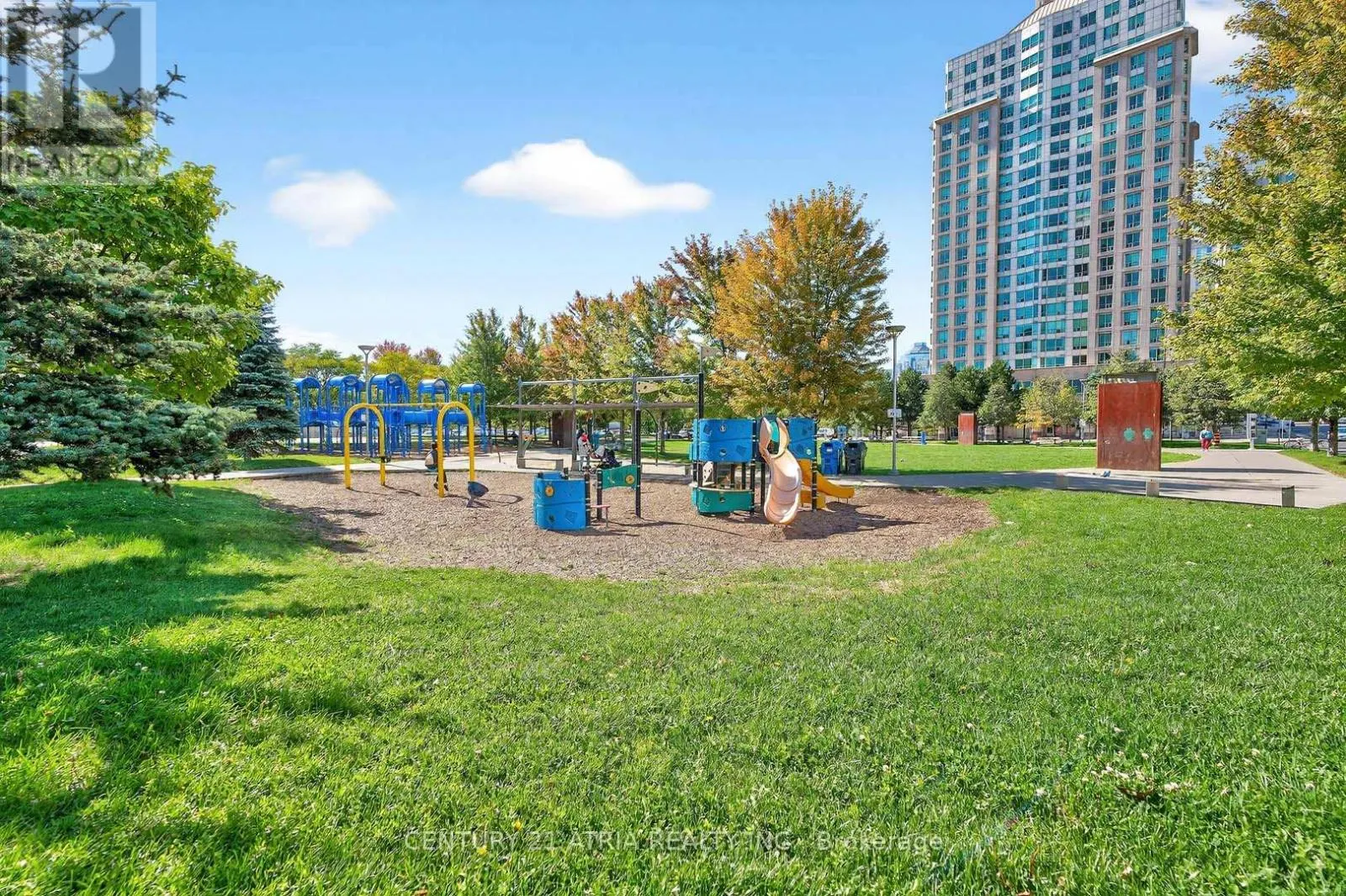 1115 - 11 LEE CENTRE DRIVE