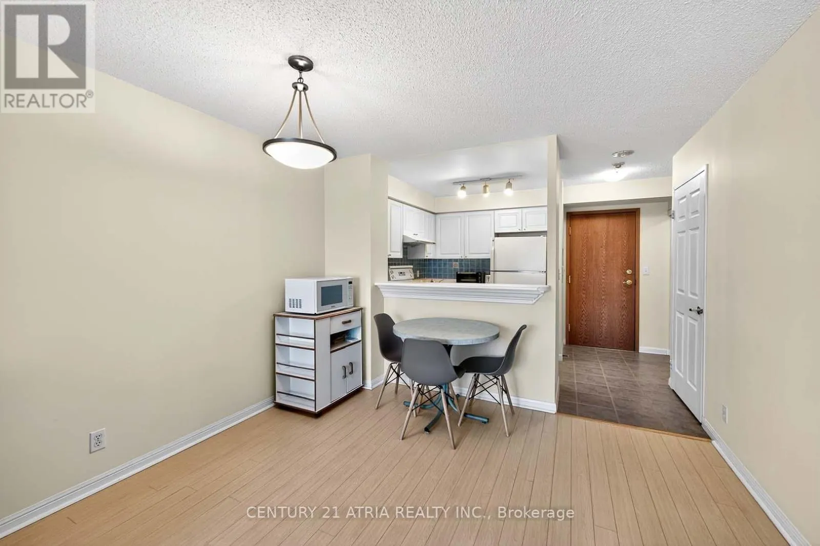 1115 - 11 LEE CENTRE DRIVE