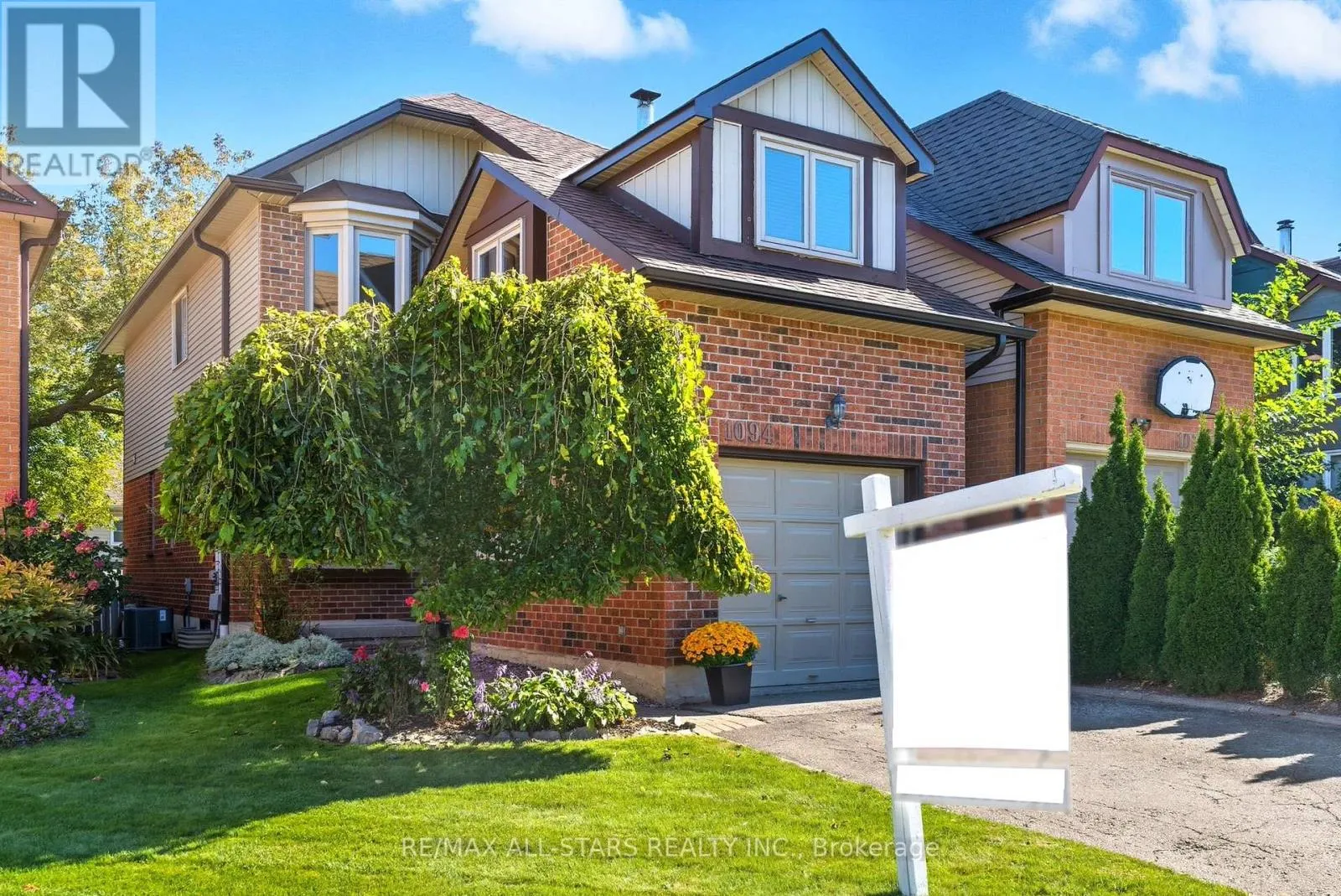 1094 LONGBOW DRIVE