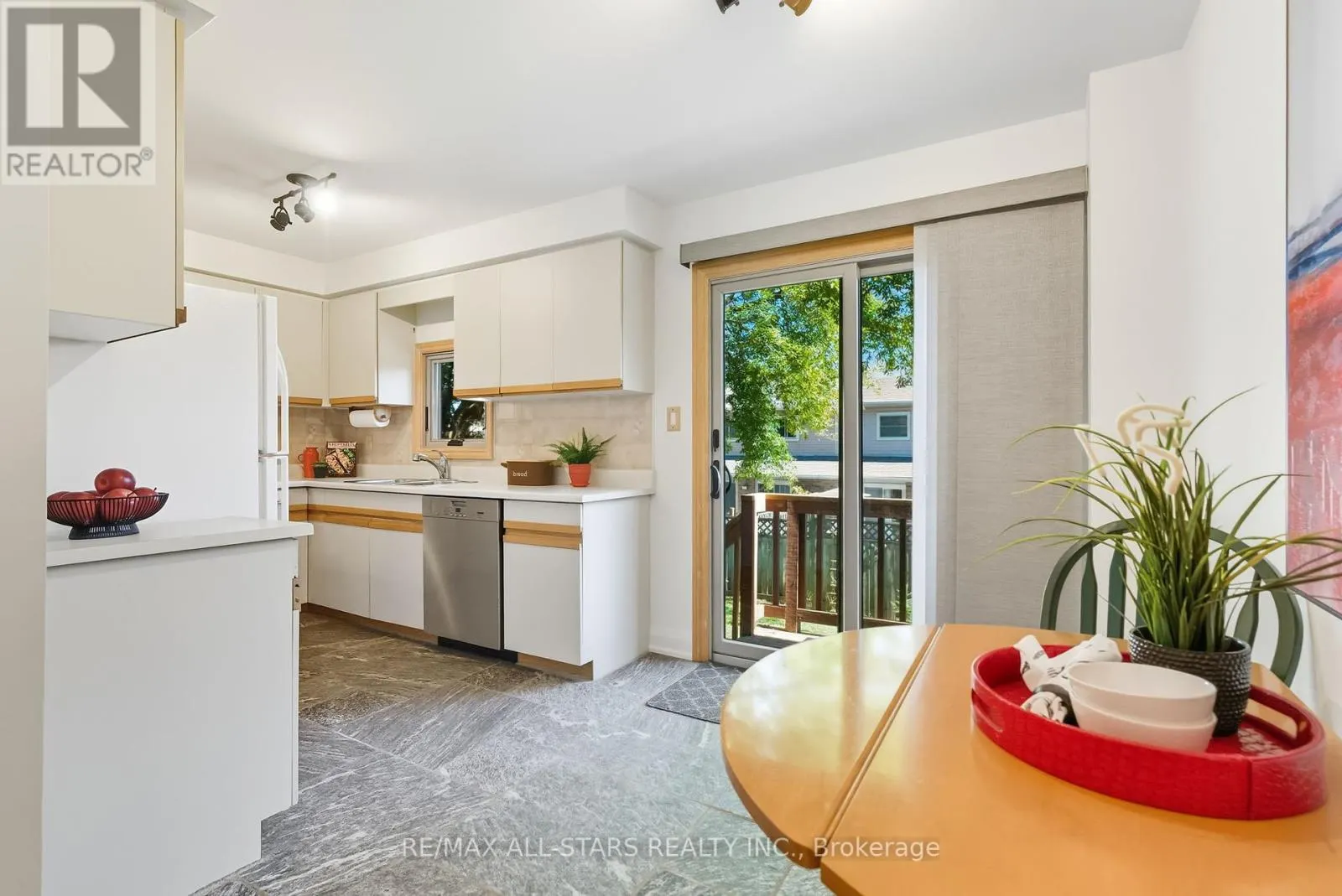 1094 LONGBOW DRIVE
