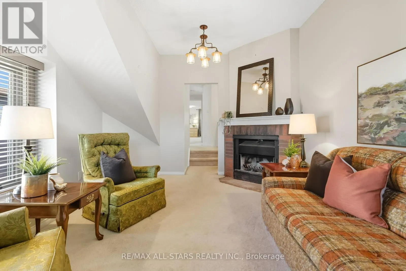 1094 LONGBOW DRIVE