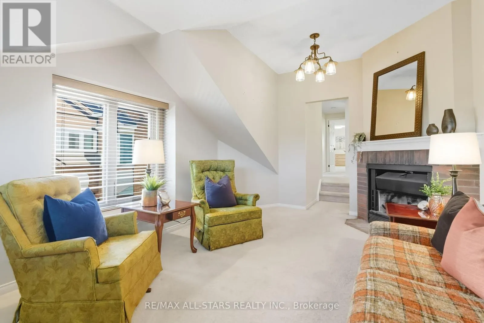 1094 LONGBOW DRIVE