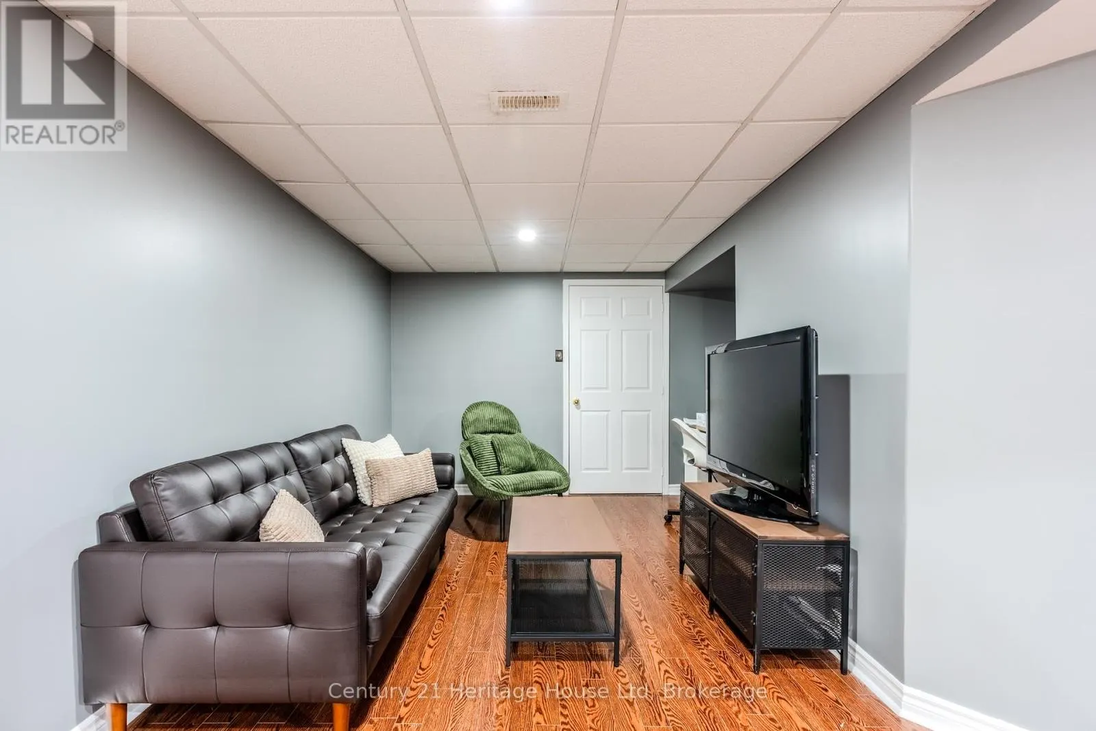 854 DARWIN DRIVE