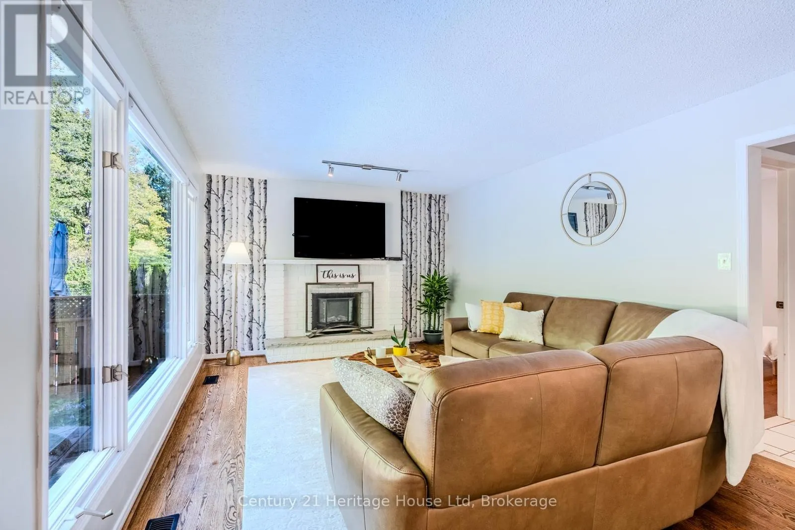 854 DARWIN DRIVE