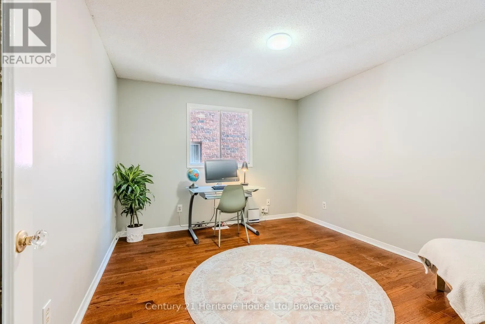 854 DARWIN DRIVE