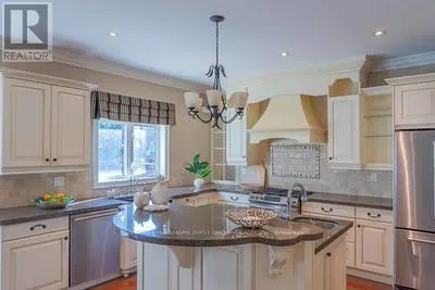 24 PORTELLI CRESCENT
