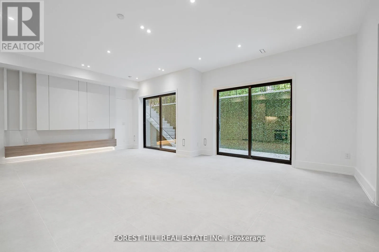 105 CASTLE HILL DRIVE