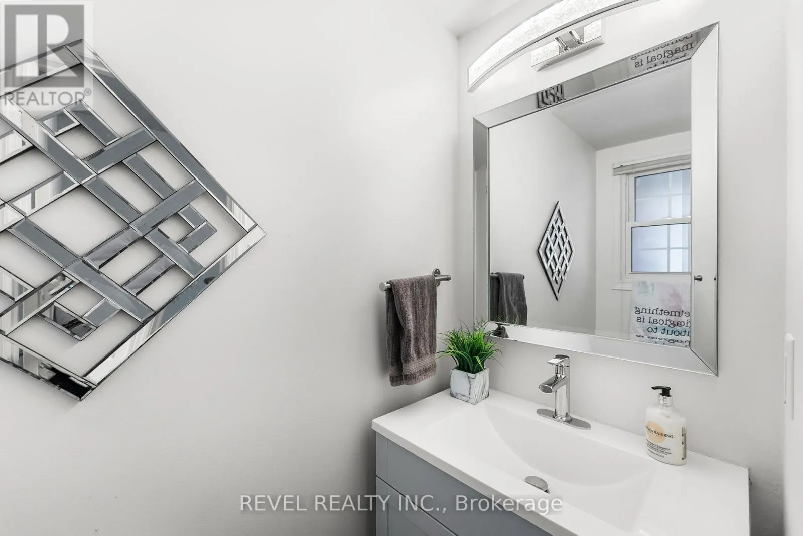 60 - 1610 CRAWFORTH STREET, #60