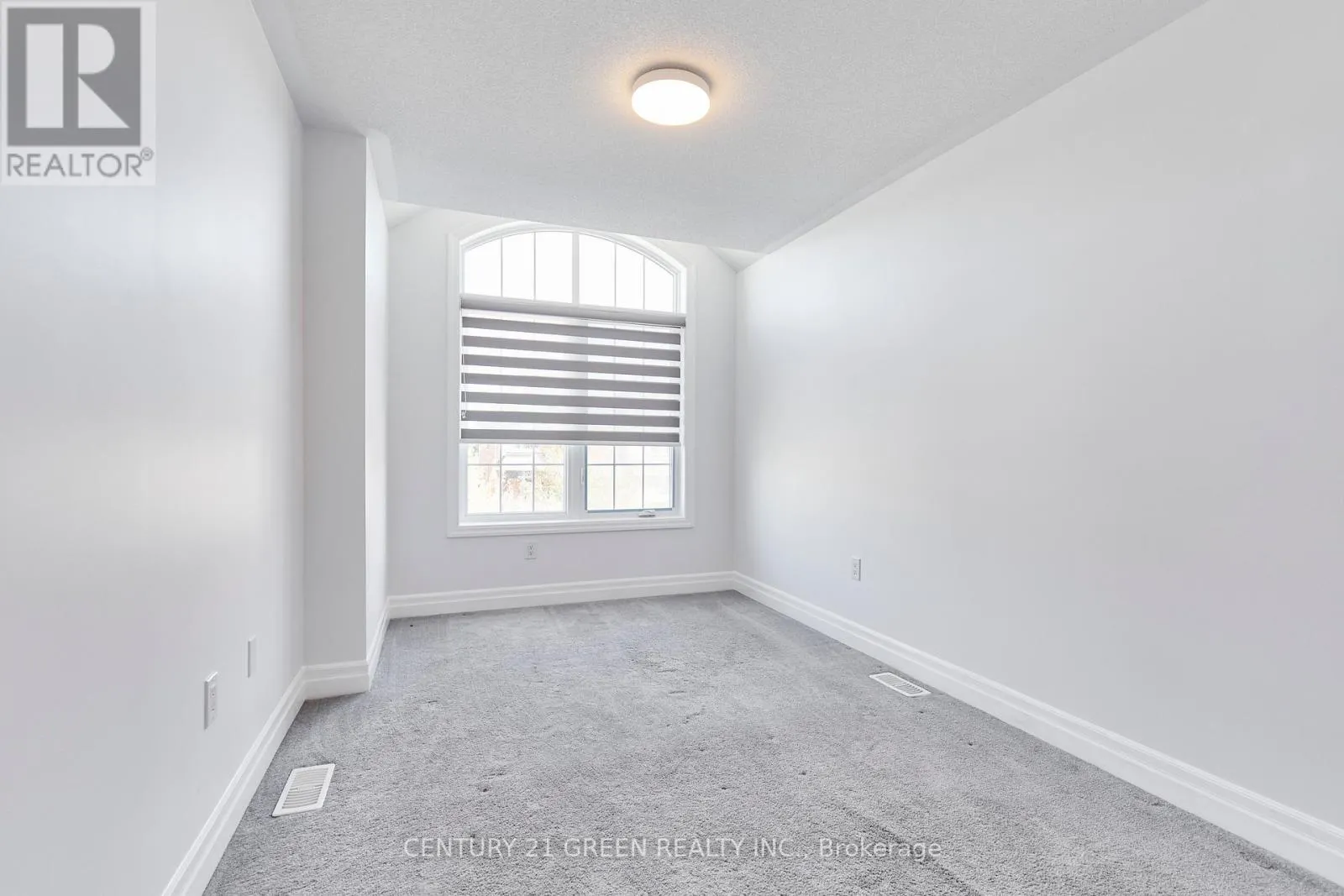 4 GILLIVARY DRIVE