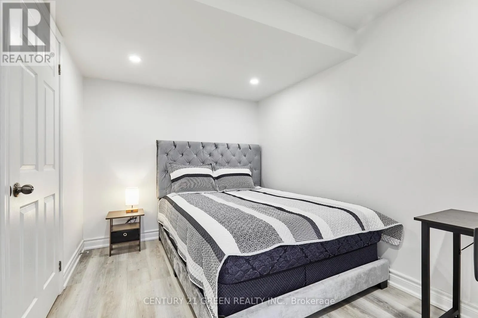 4 GILLIVARY DRIVE