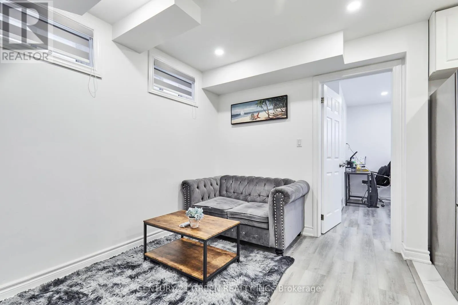 4 GILLIVARY DRIVE