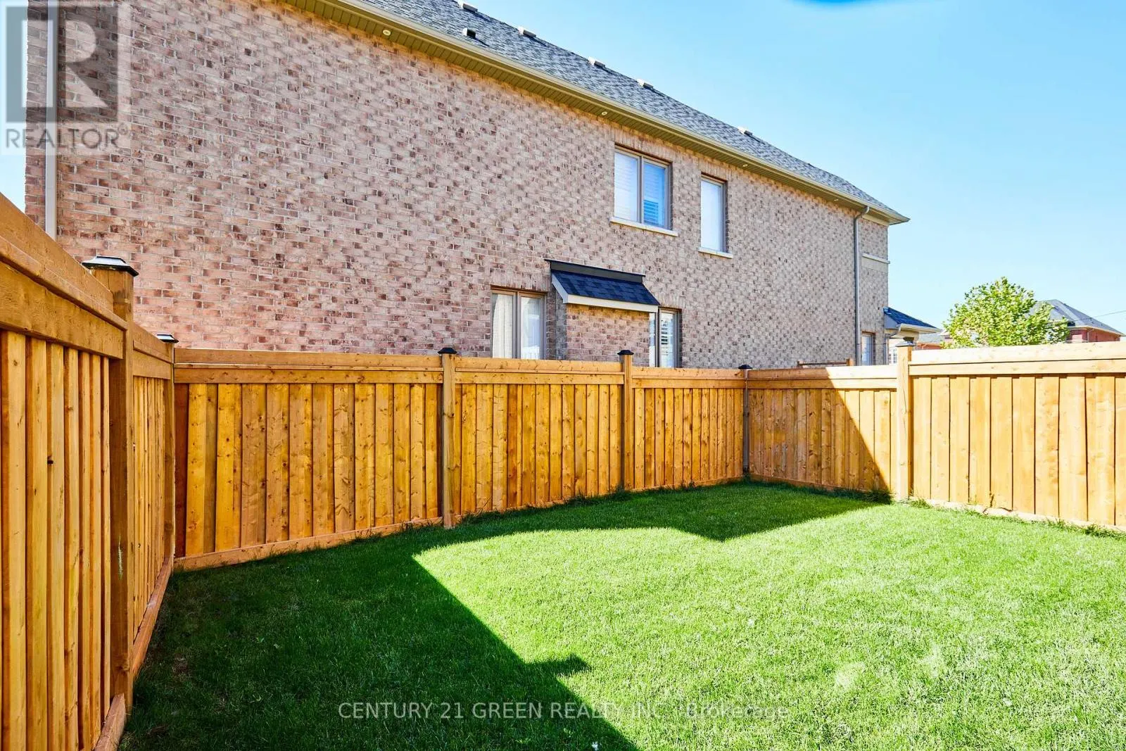 4 GILLIVARY DRIVE