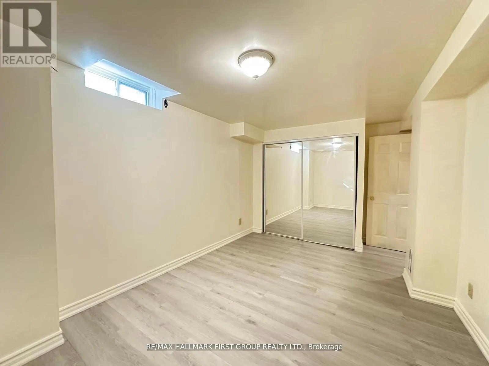 BSMT - 537 SUNDOWN CRESCENT