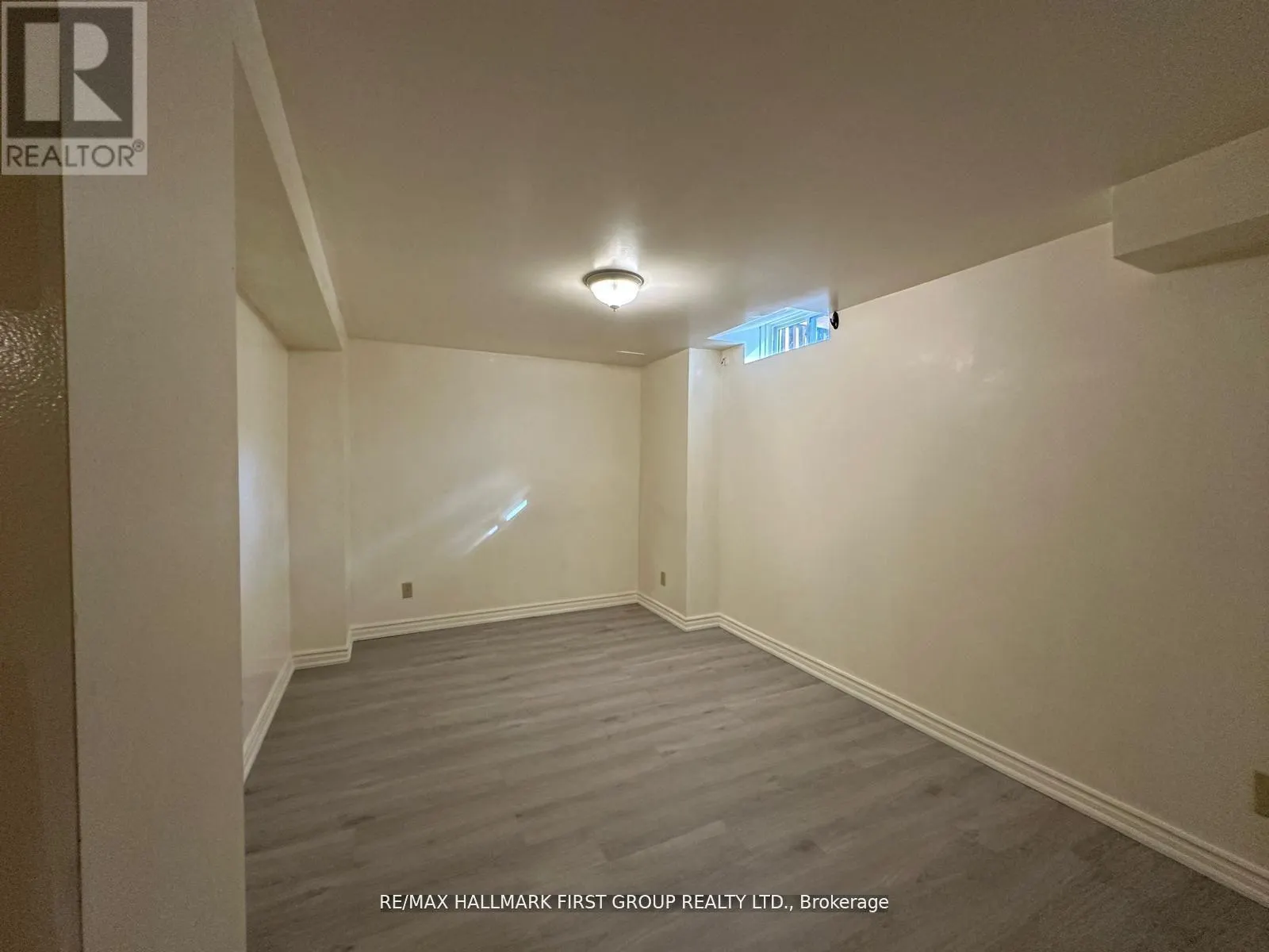 BSMT - 537 SUNDOWN CRESCENT