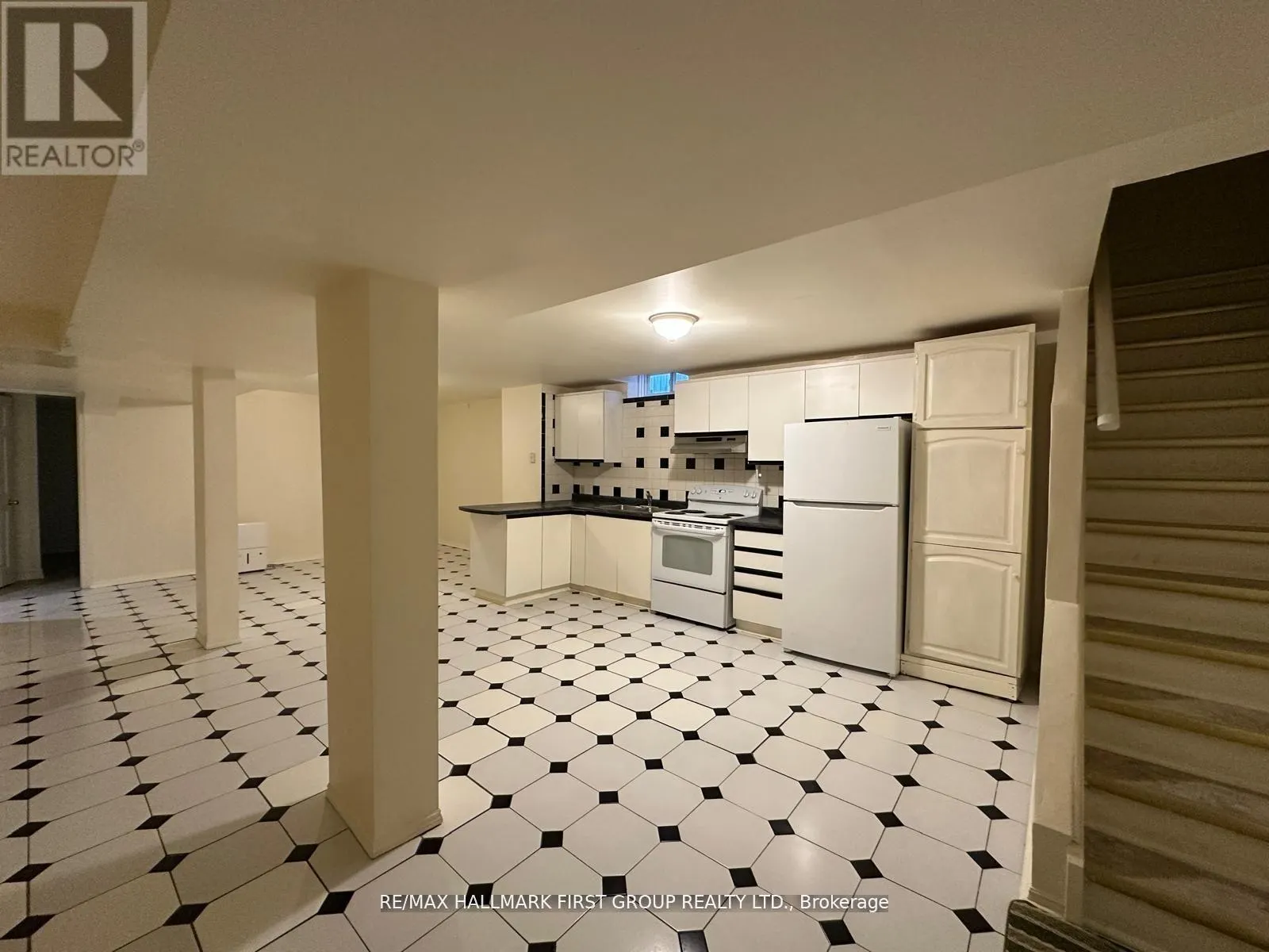 BSMT - 537 SUNDOWN CRESCENT