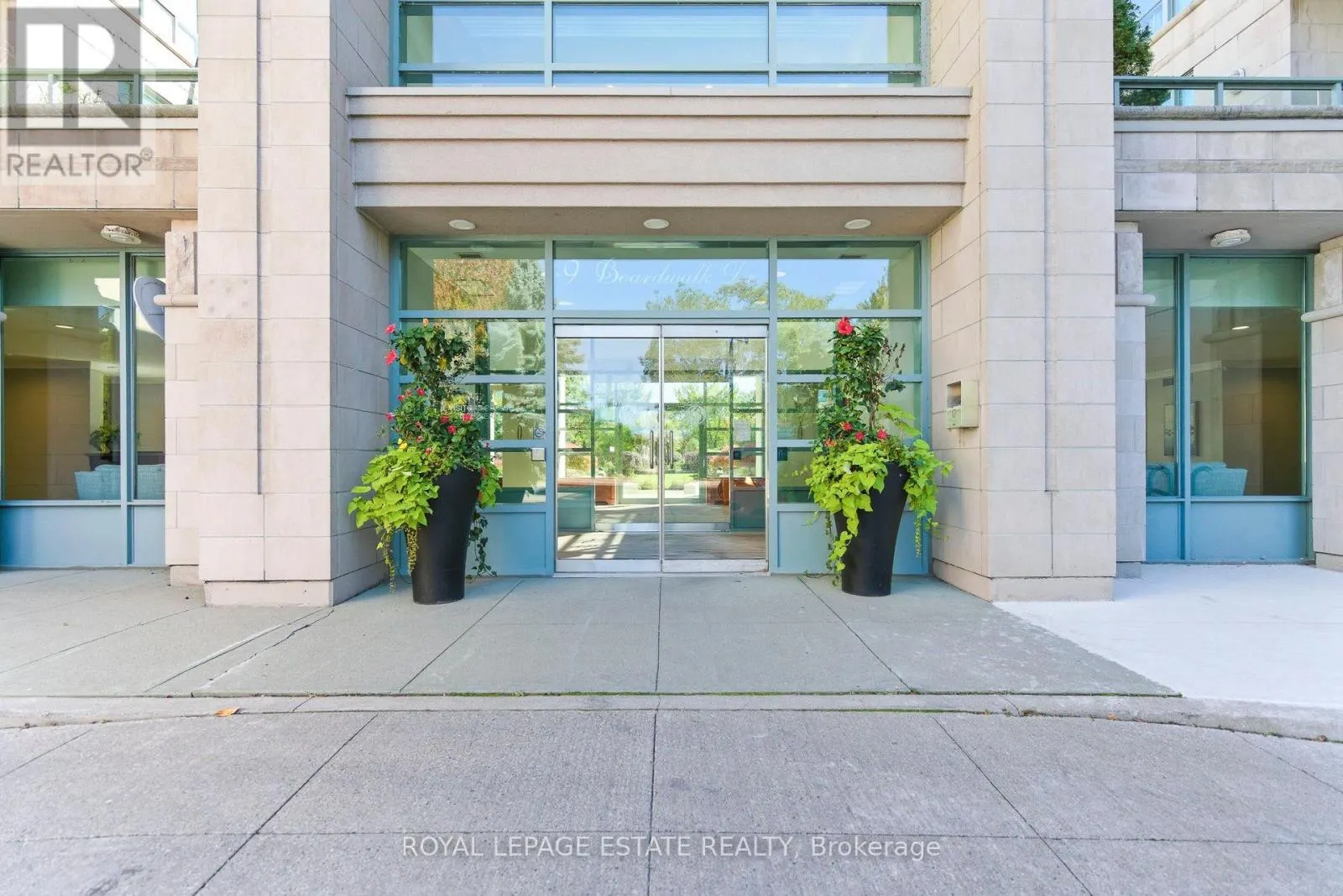 PH9 - 9 BOARDWALK DRIVE