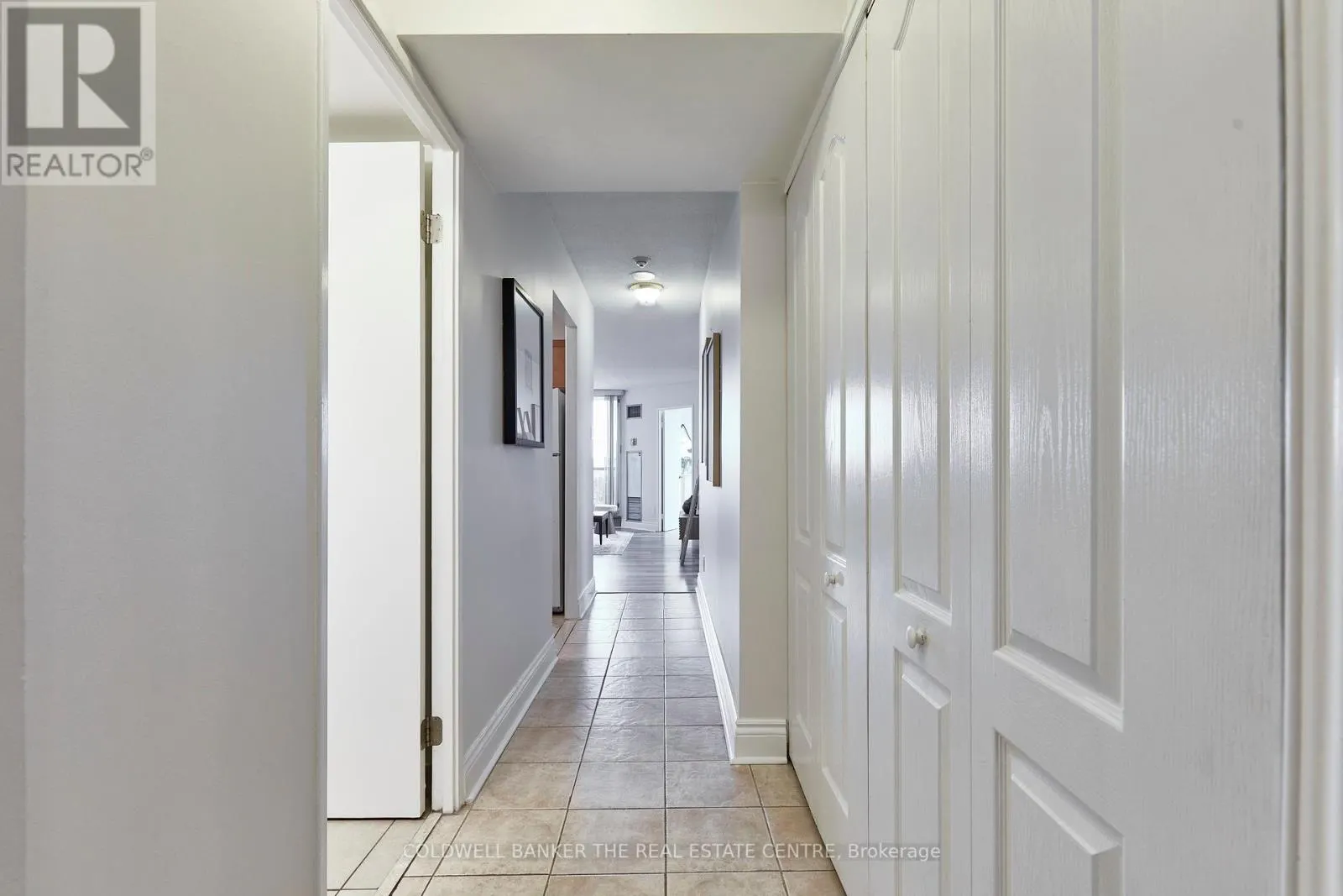 401 - 2 WESTNEY ROAD N