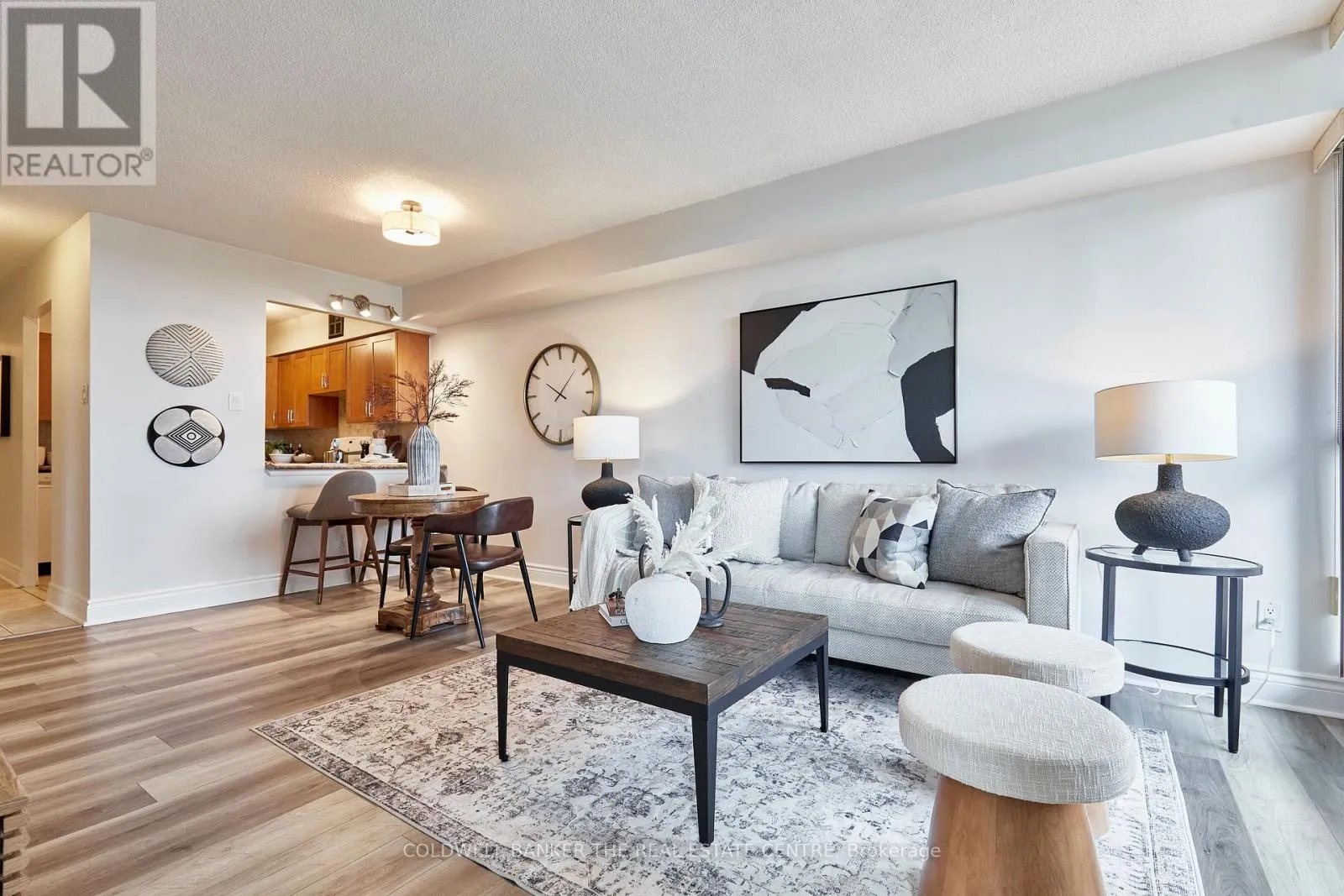 401 - 2 WESTNEY ROAD N