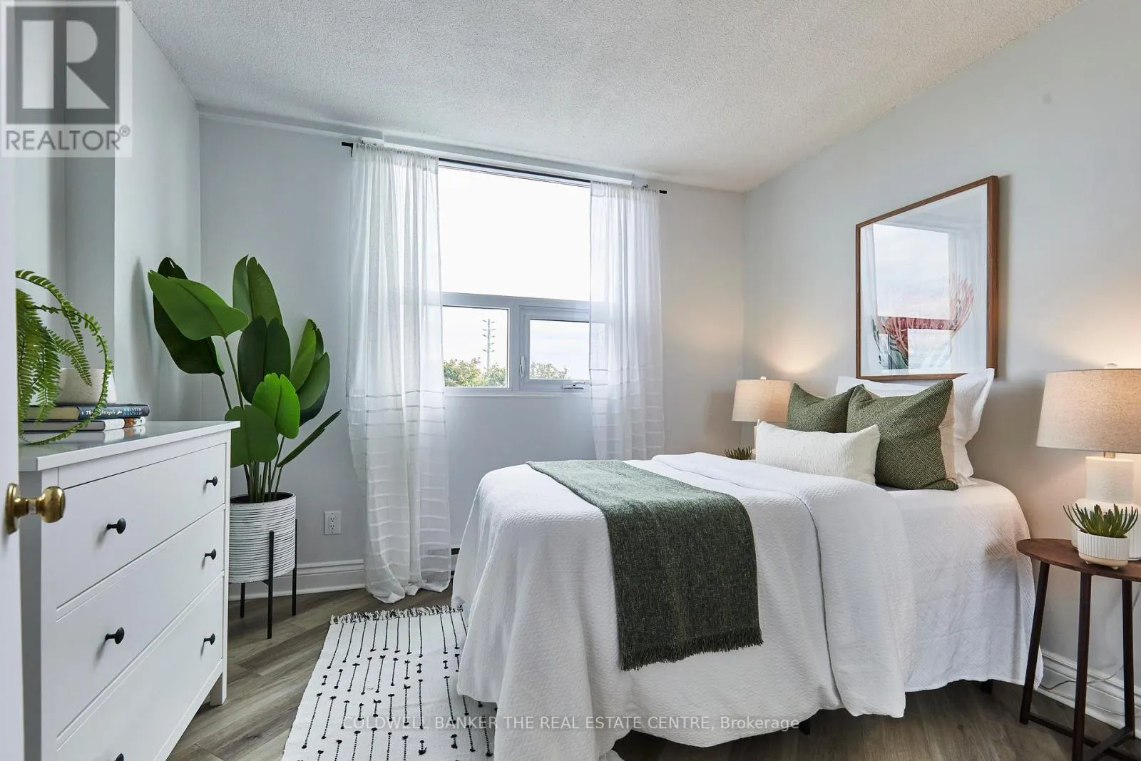 401 - 2 WESTNEY ROAD N