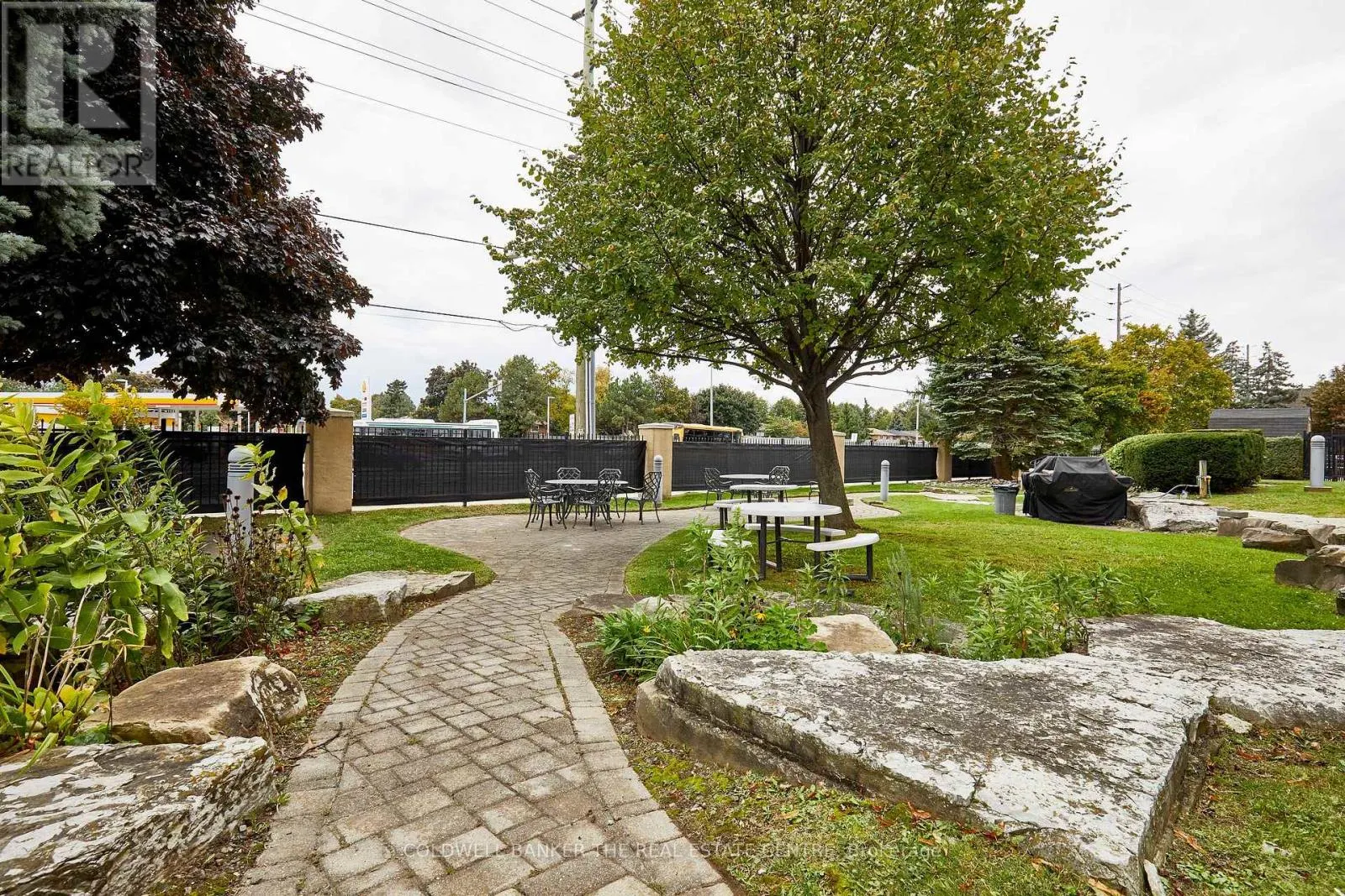 401 - 2 WESTNEY ROAD N