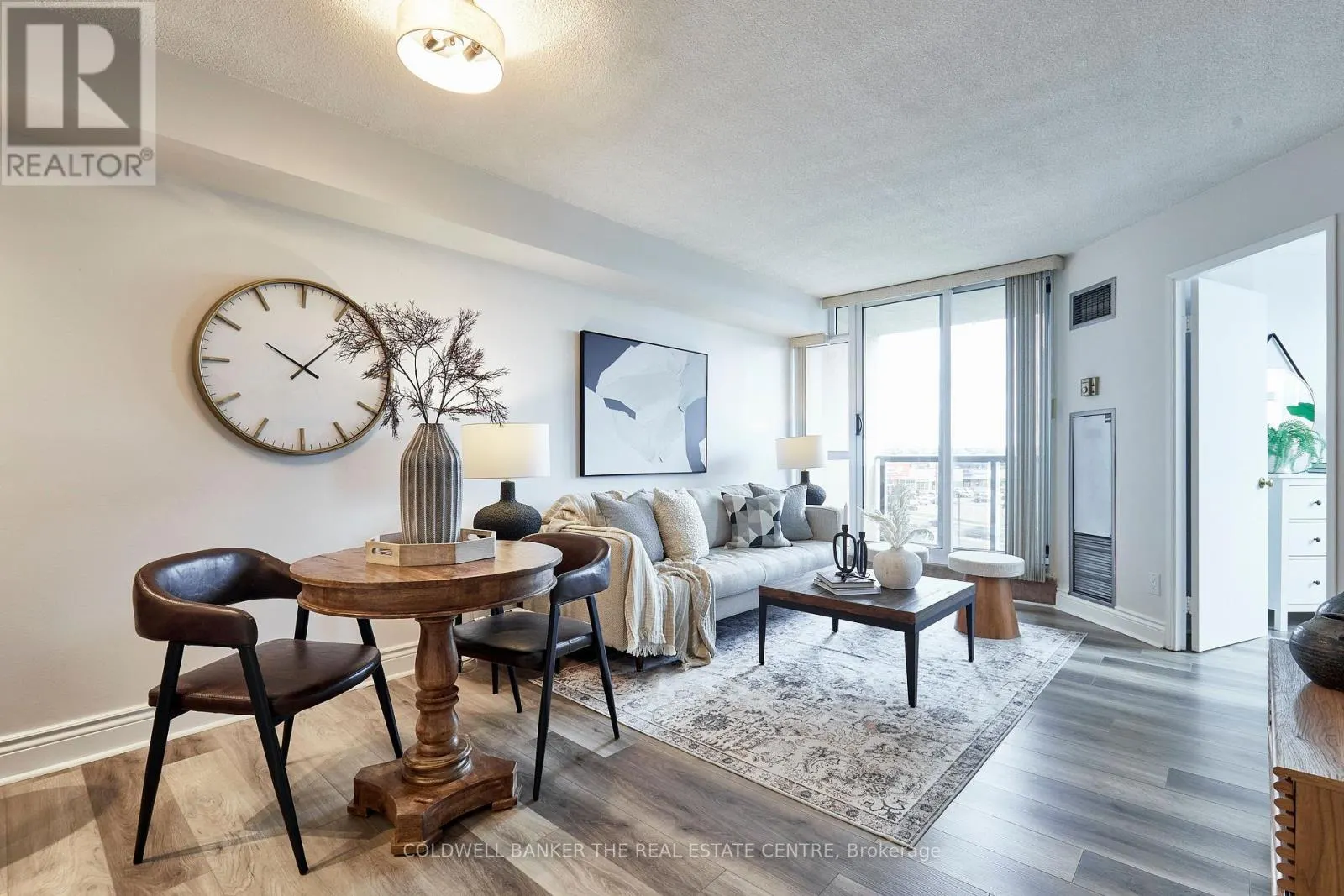 401 - 2 WESTNEY ROAD N