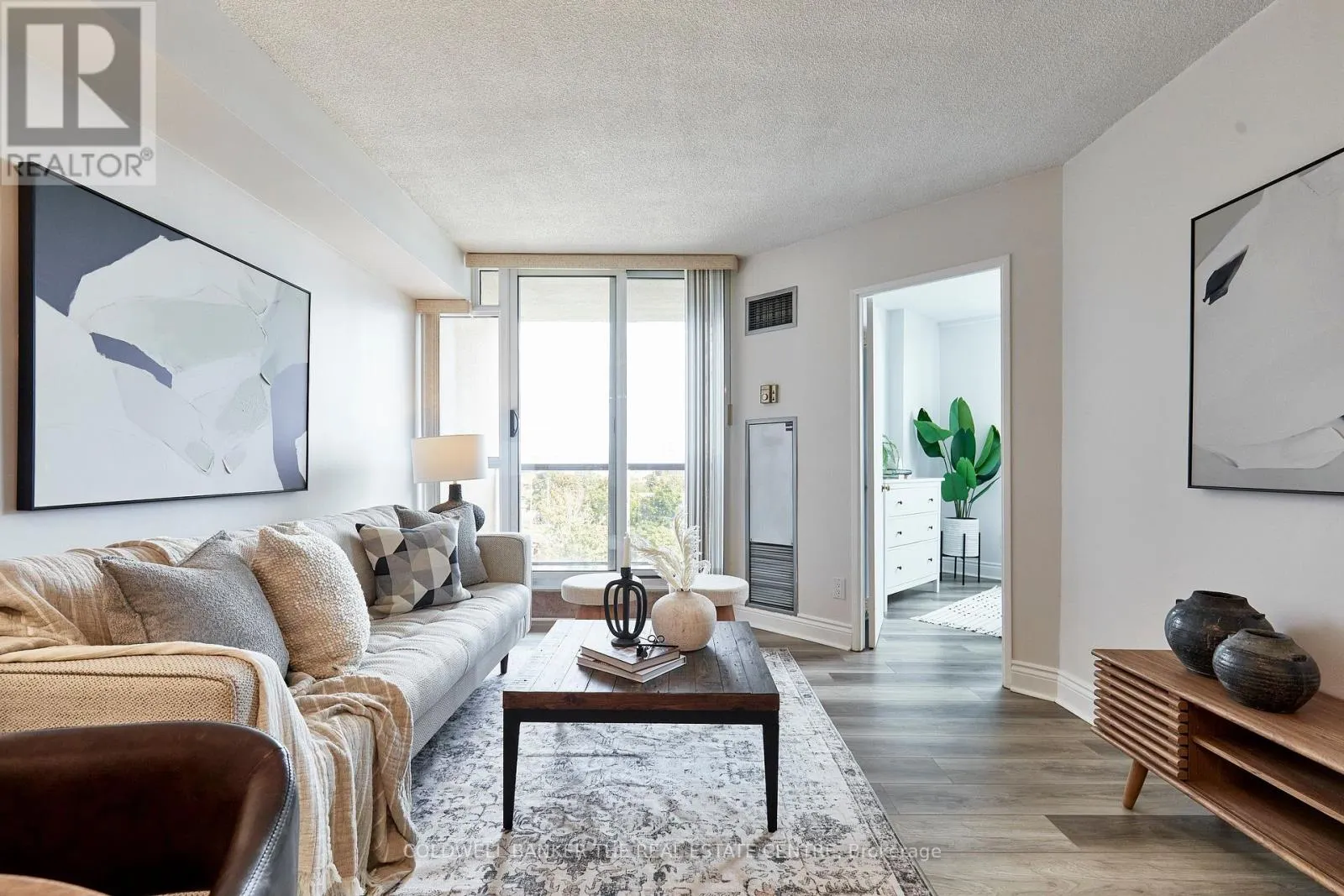 401 - 2 WESTNEY ROAD N
