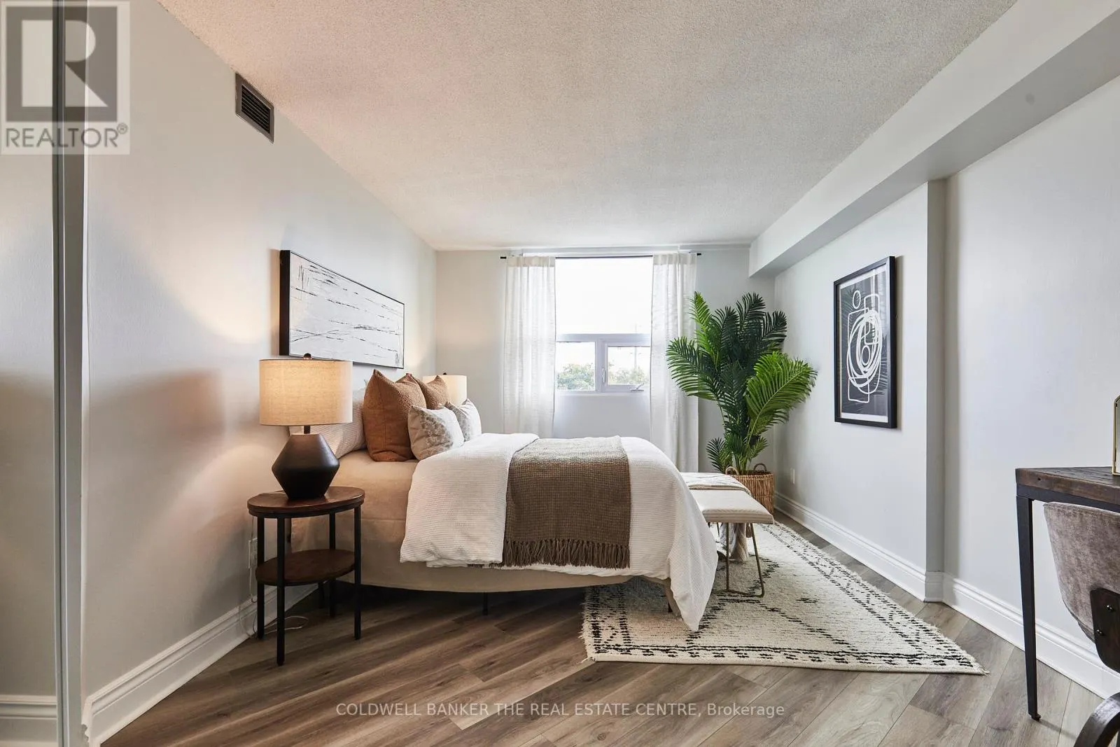 401 - 2 WESTNEY ROAD N