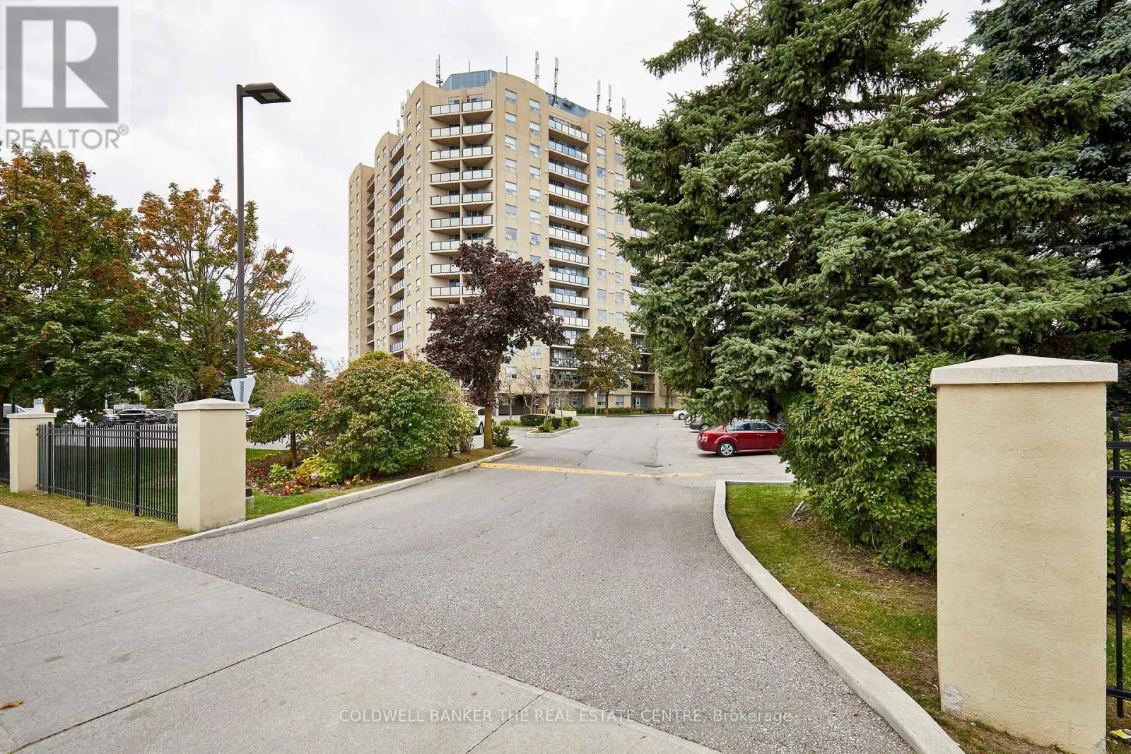 401 - 2 WESTNEY ROAD N