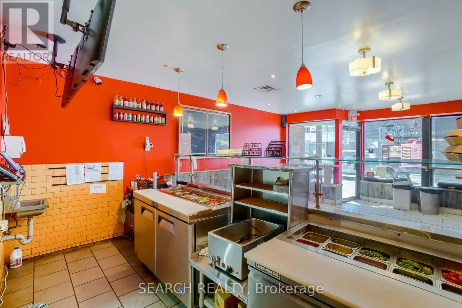1614 QUEEN STREET E
