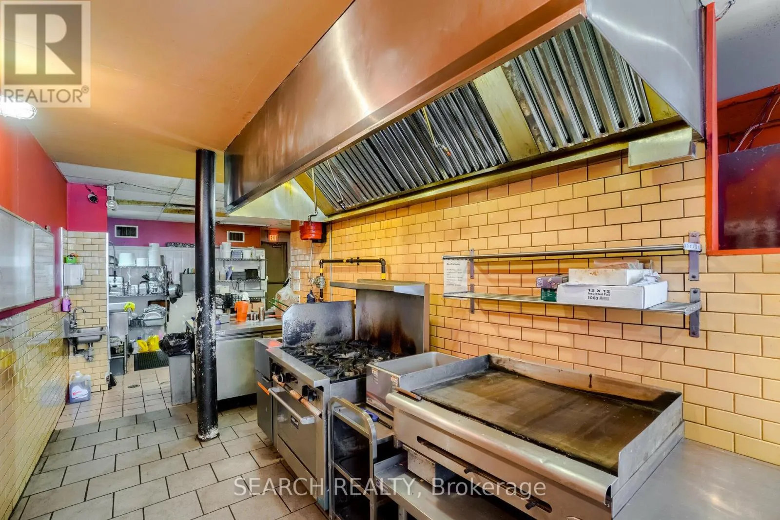1614 QUEEN STREET E