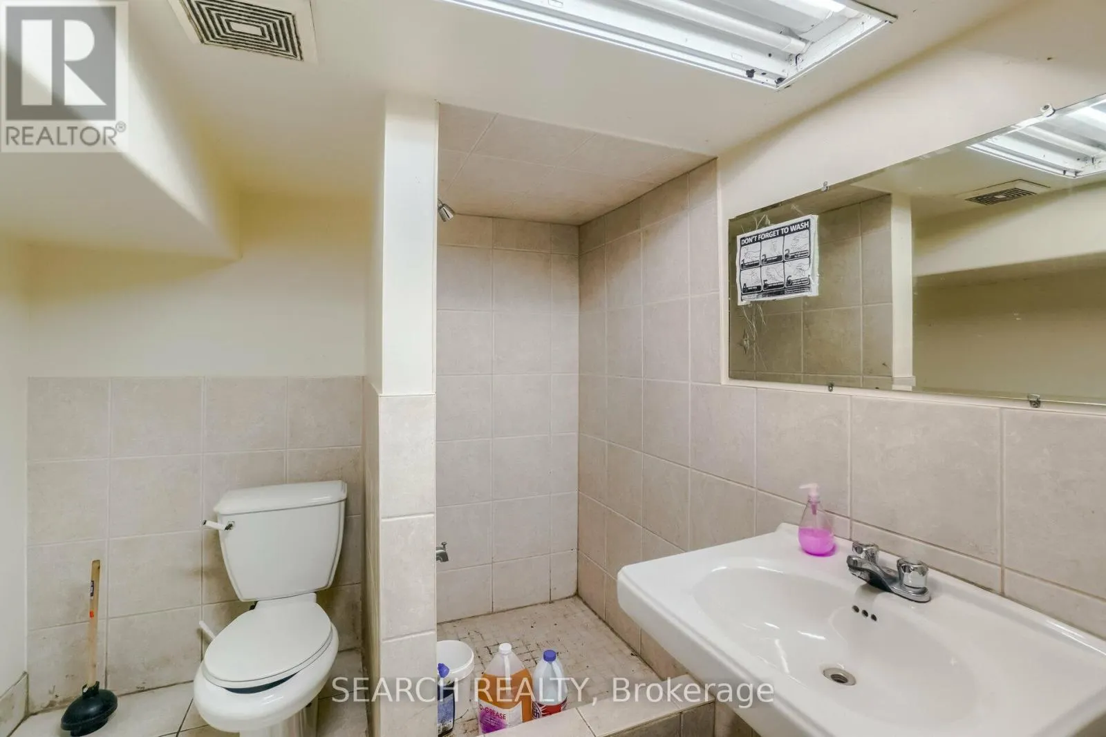 1614 QUEEN STREET E