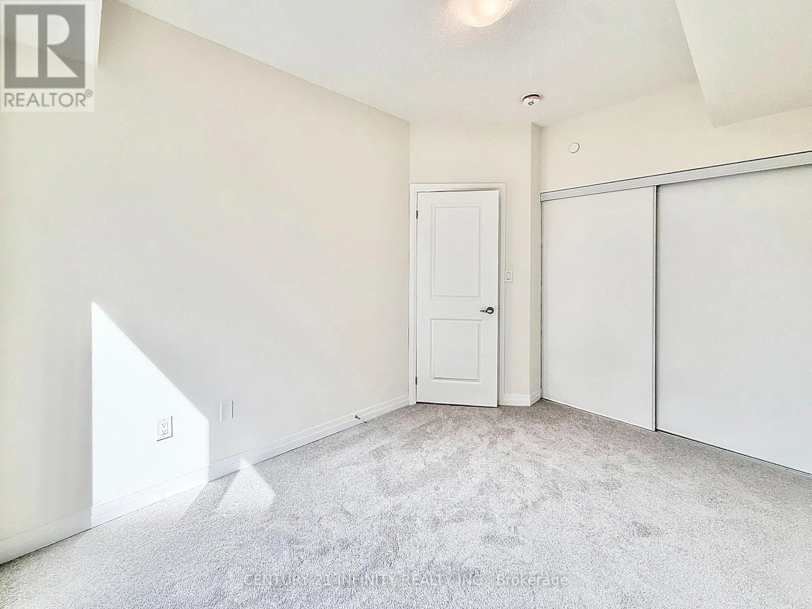 18 - 10 LIBEN WAY, #18