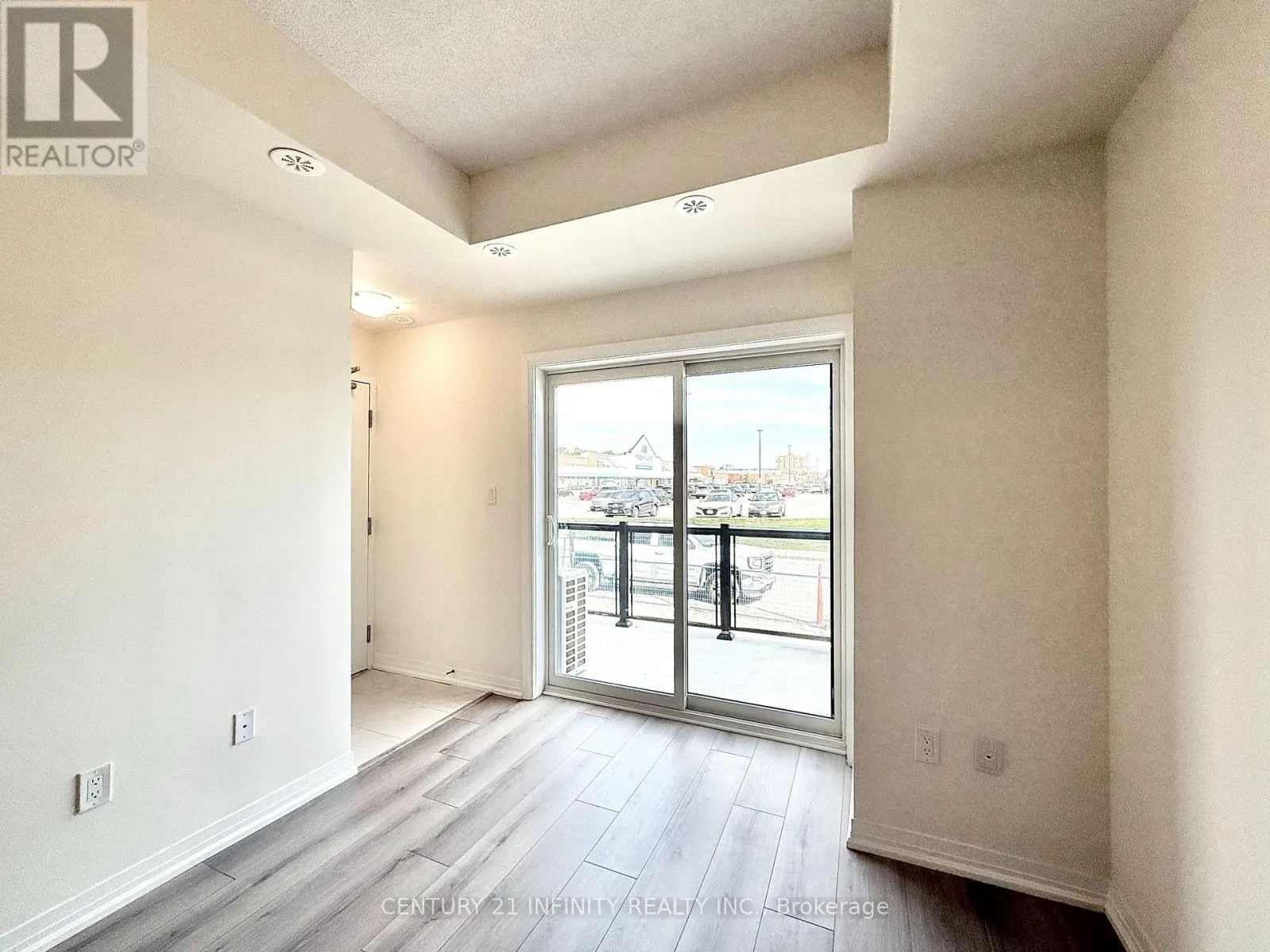 18 - 10 LIBEN WAY, #18
