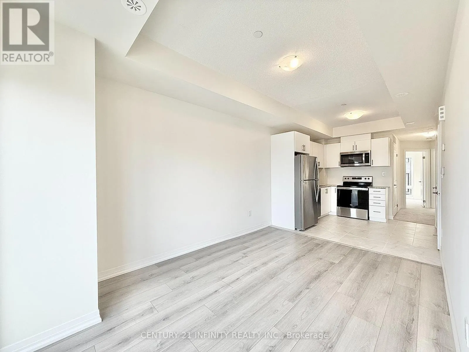 18 - 10 LIBEN WAY, #18