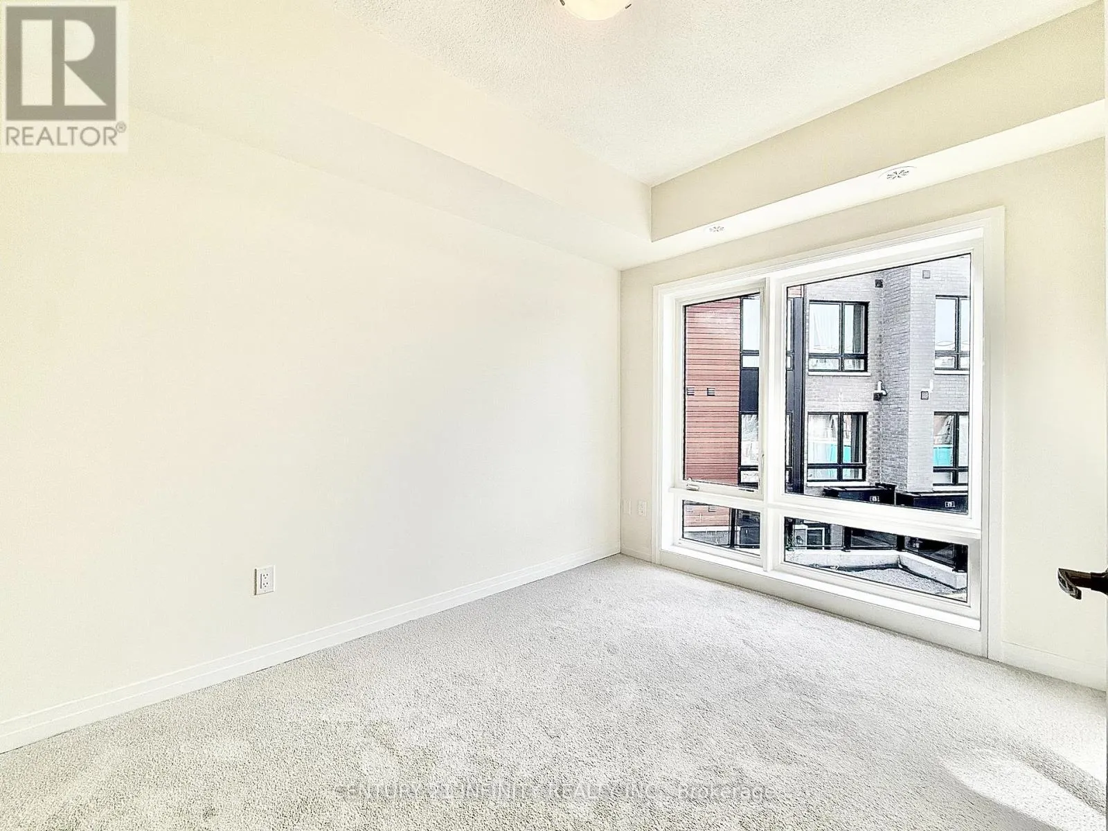 18 - 10 LIBEN WAY, #18
