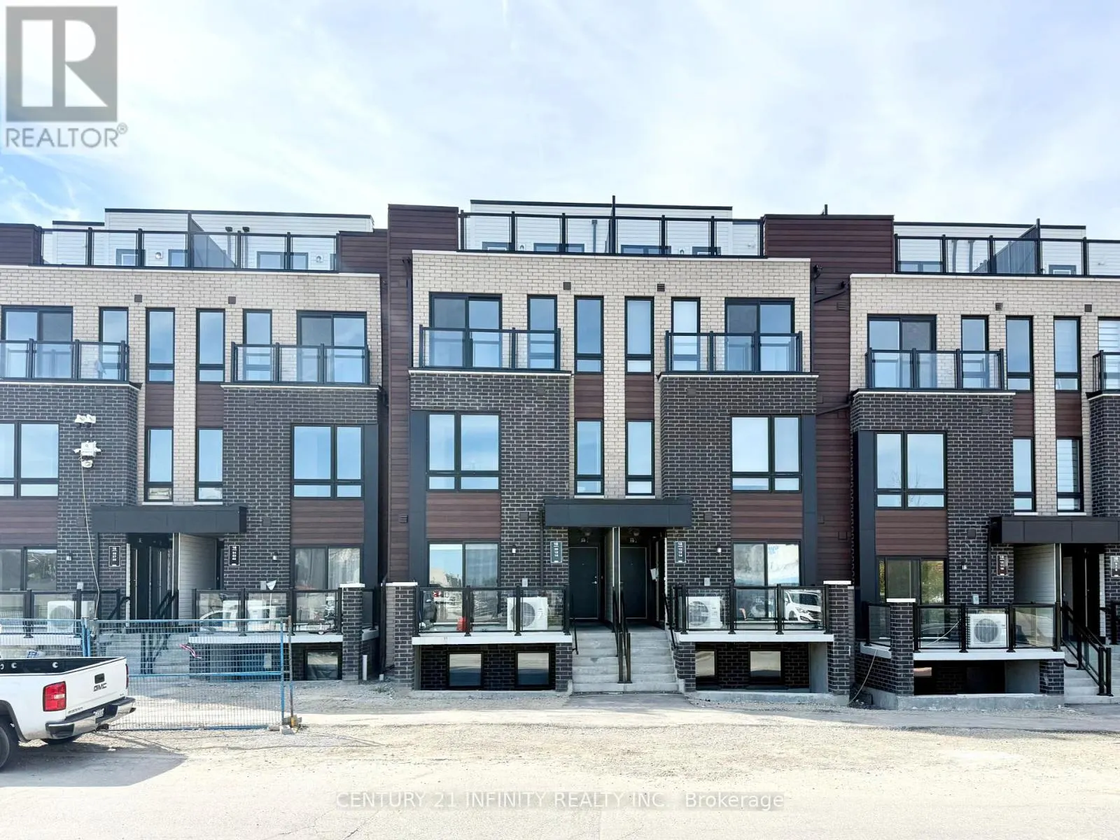18 - 10 LIBEN WAY, #18