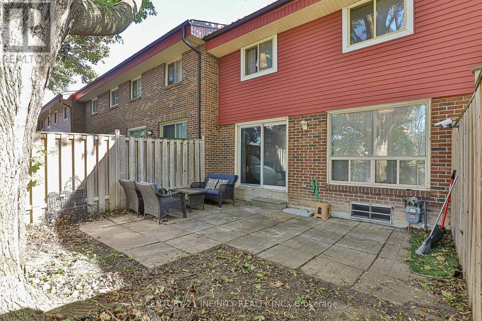 30 - 3000 MIDLAND AVENUE, #30